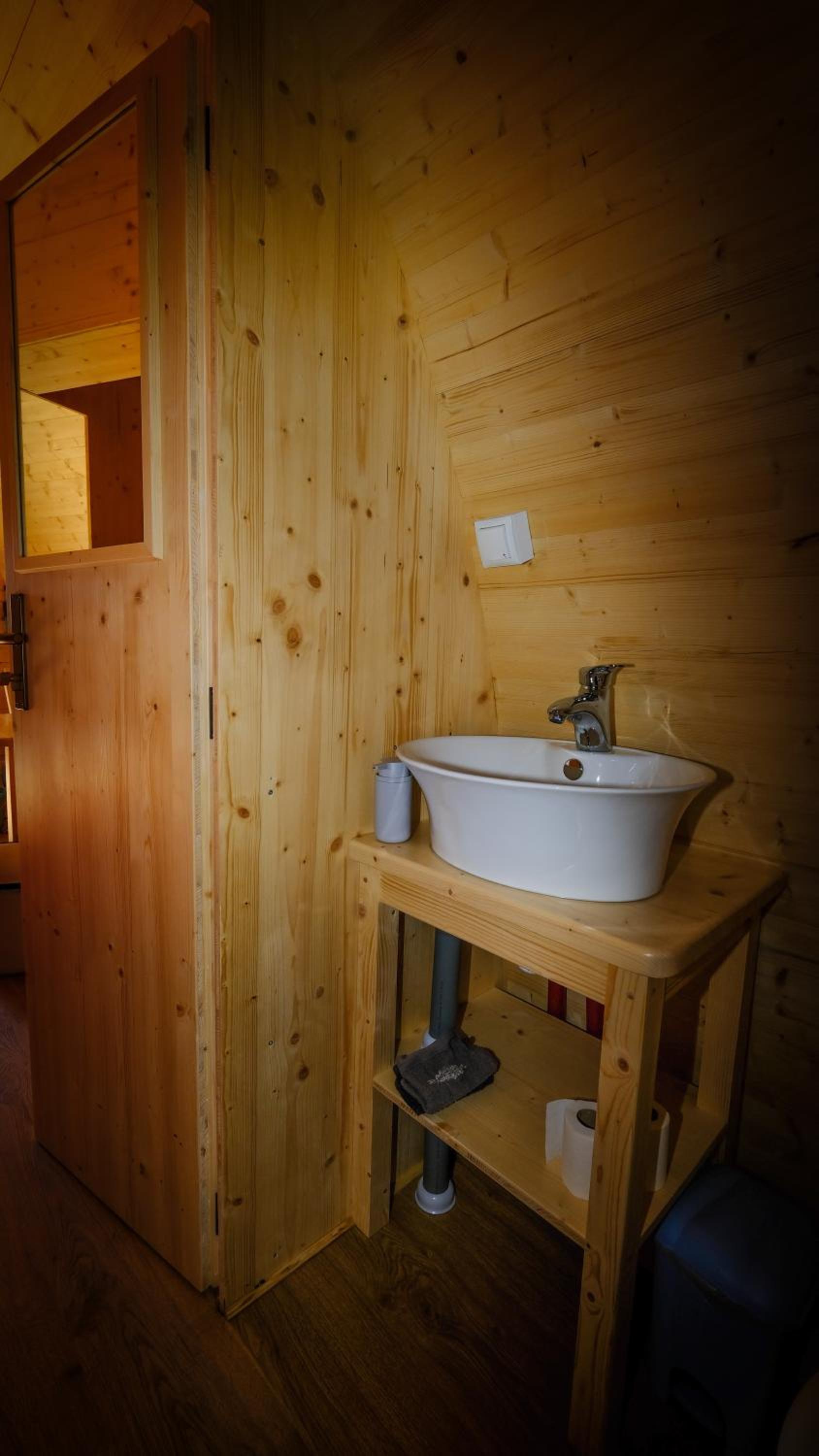 Mobile Home - Photo 6