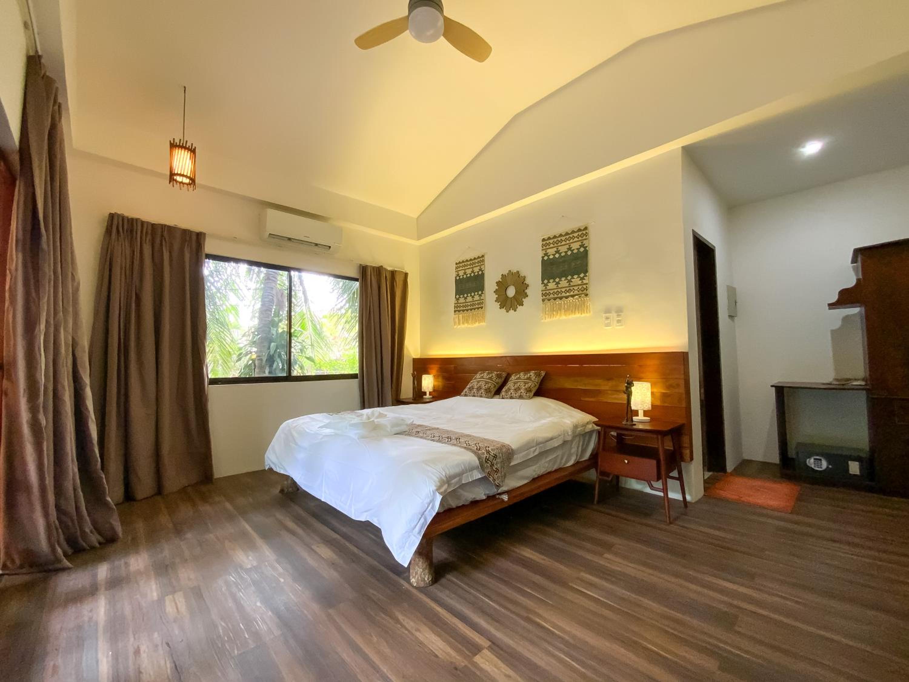 King Room with Garden View - Photo 7