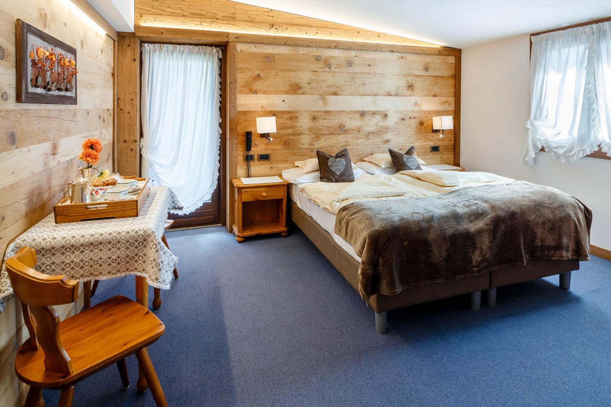 Double Room with Mountain View - Photo 2