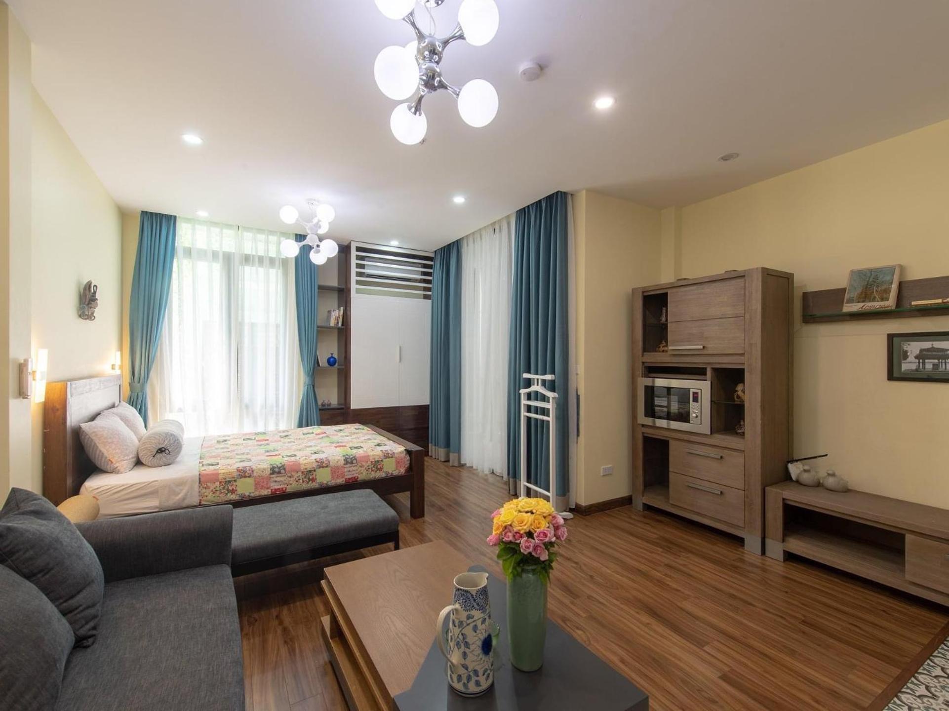 Studio Apartment