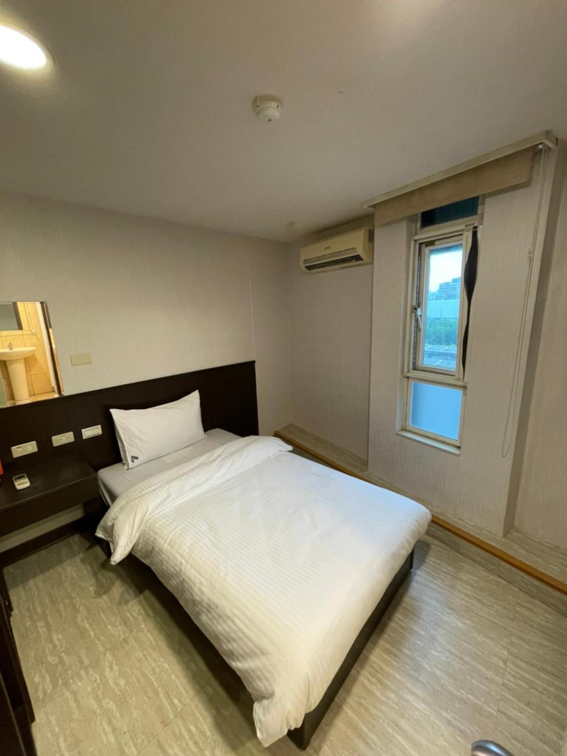 Budget Single Room