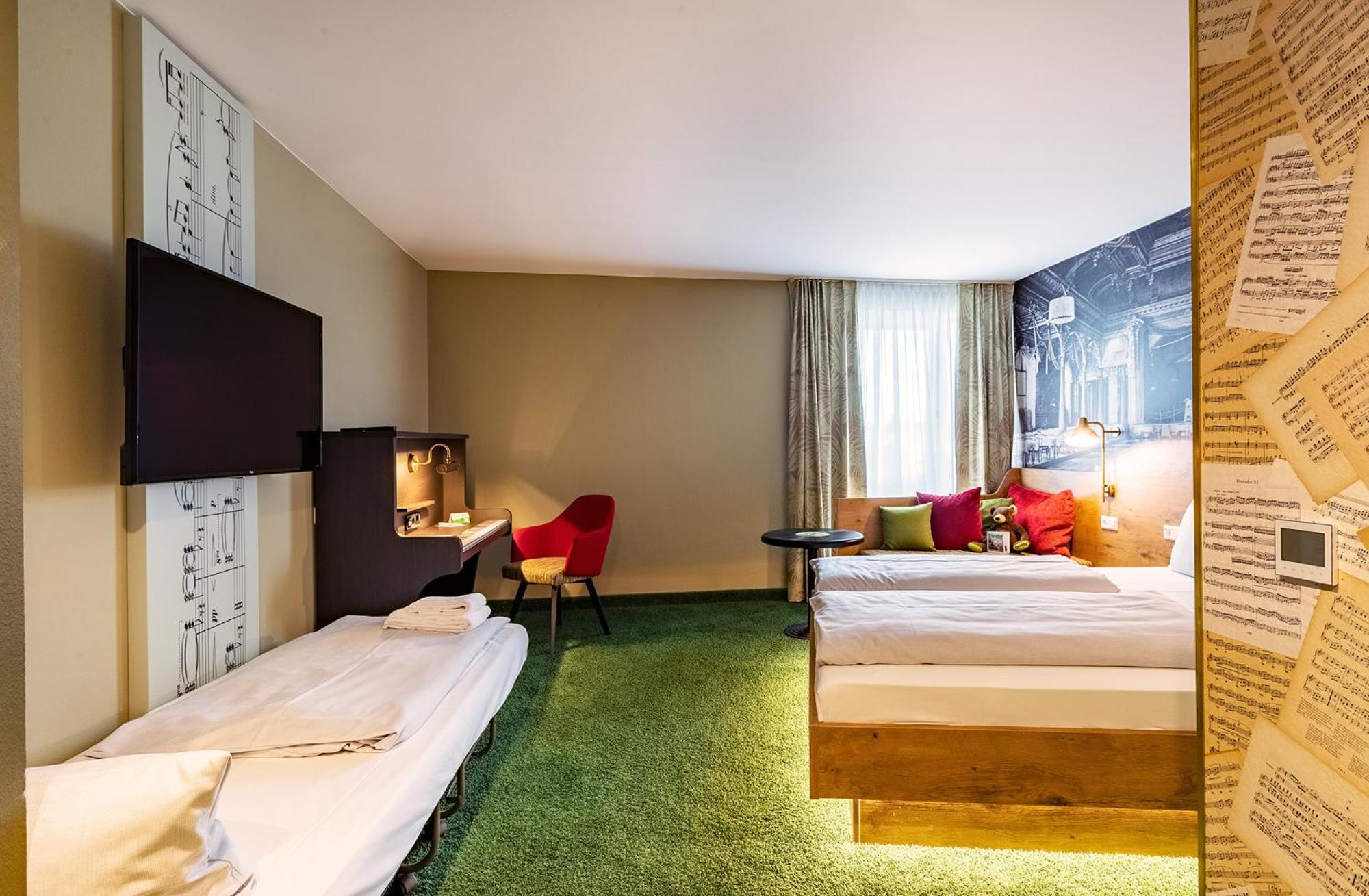 Double Room with Extra Bed - Photo 2
