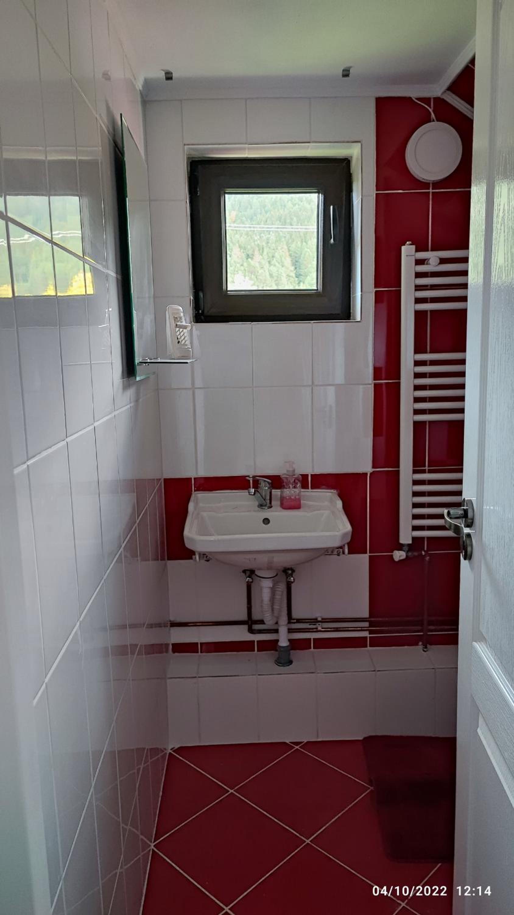 Deluxe Double Room with Shower - Photo 5