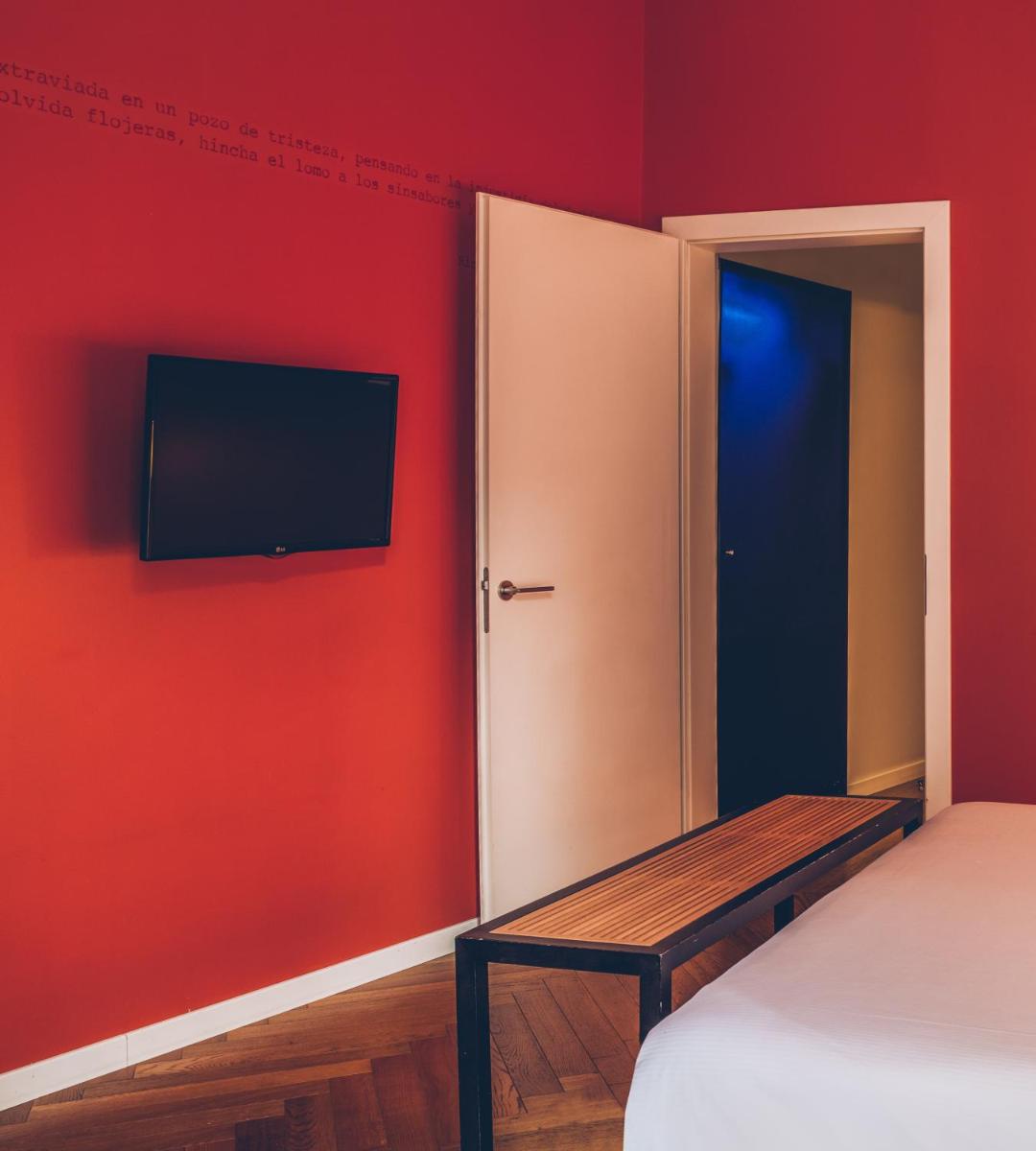 Double Room with City View - Photo 1