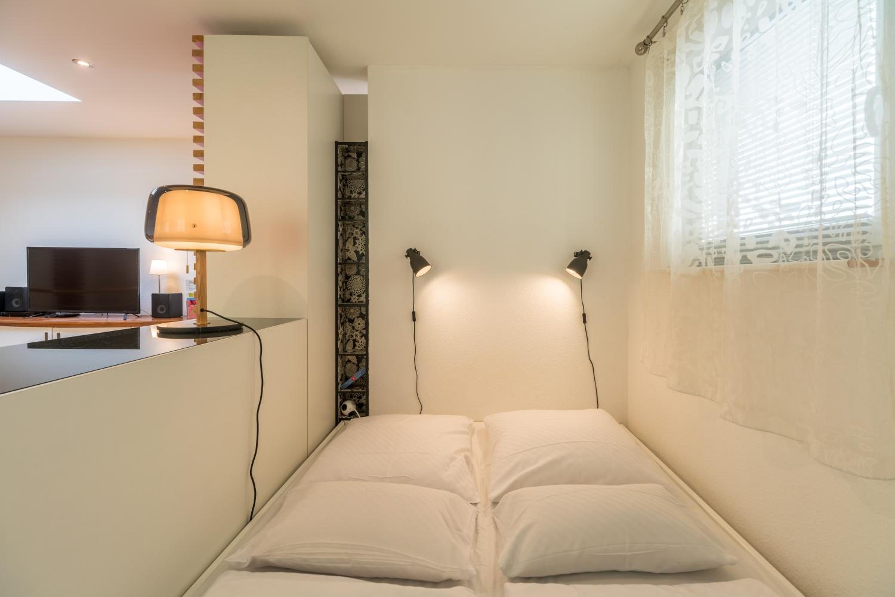One-Bedroom Apartment photo 1