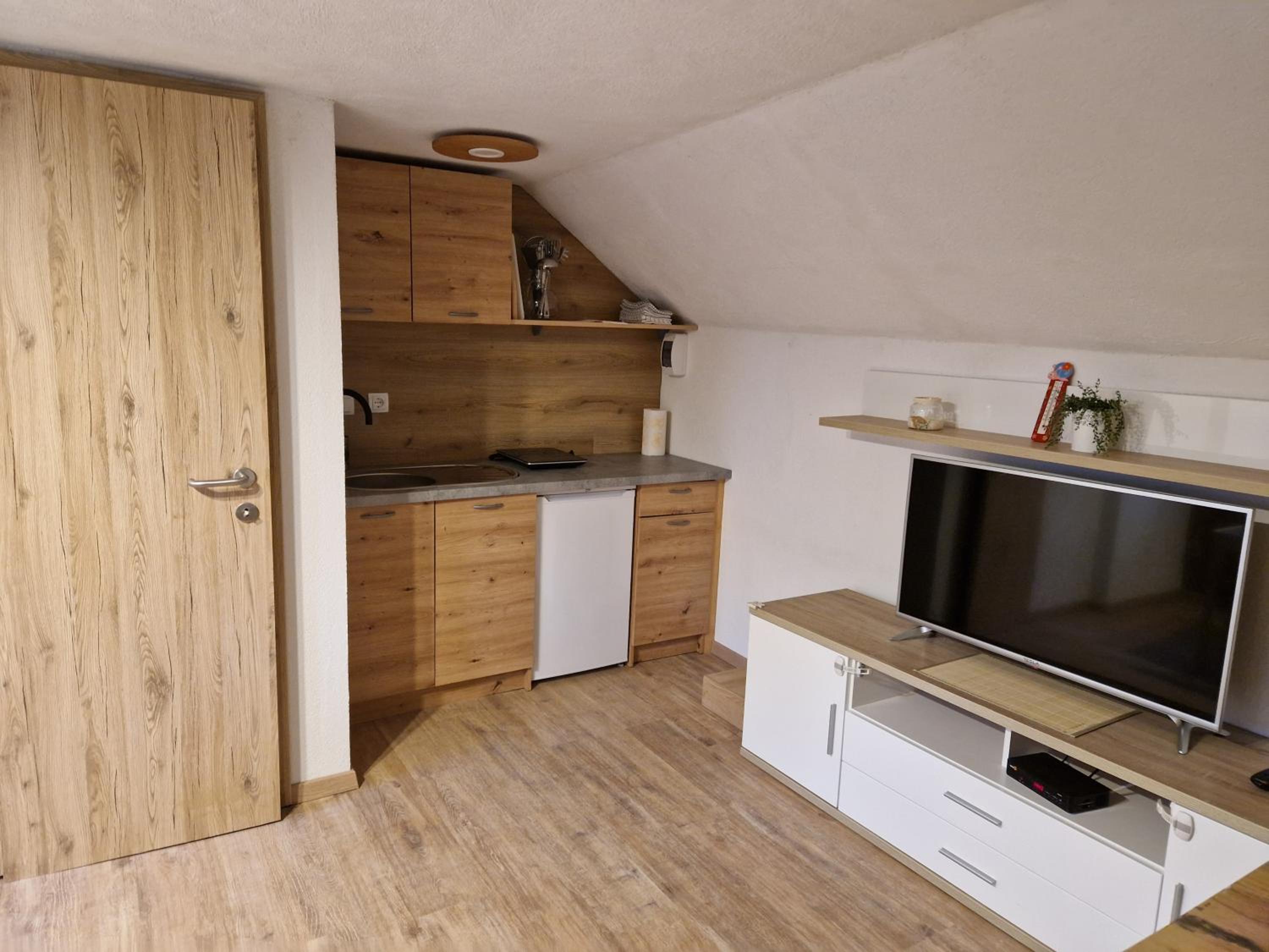 One-Bedroom Apartment - Photo 11