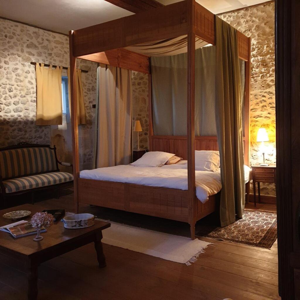 Deluxe Room (2 Adults + 1 Child) photo 1