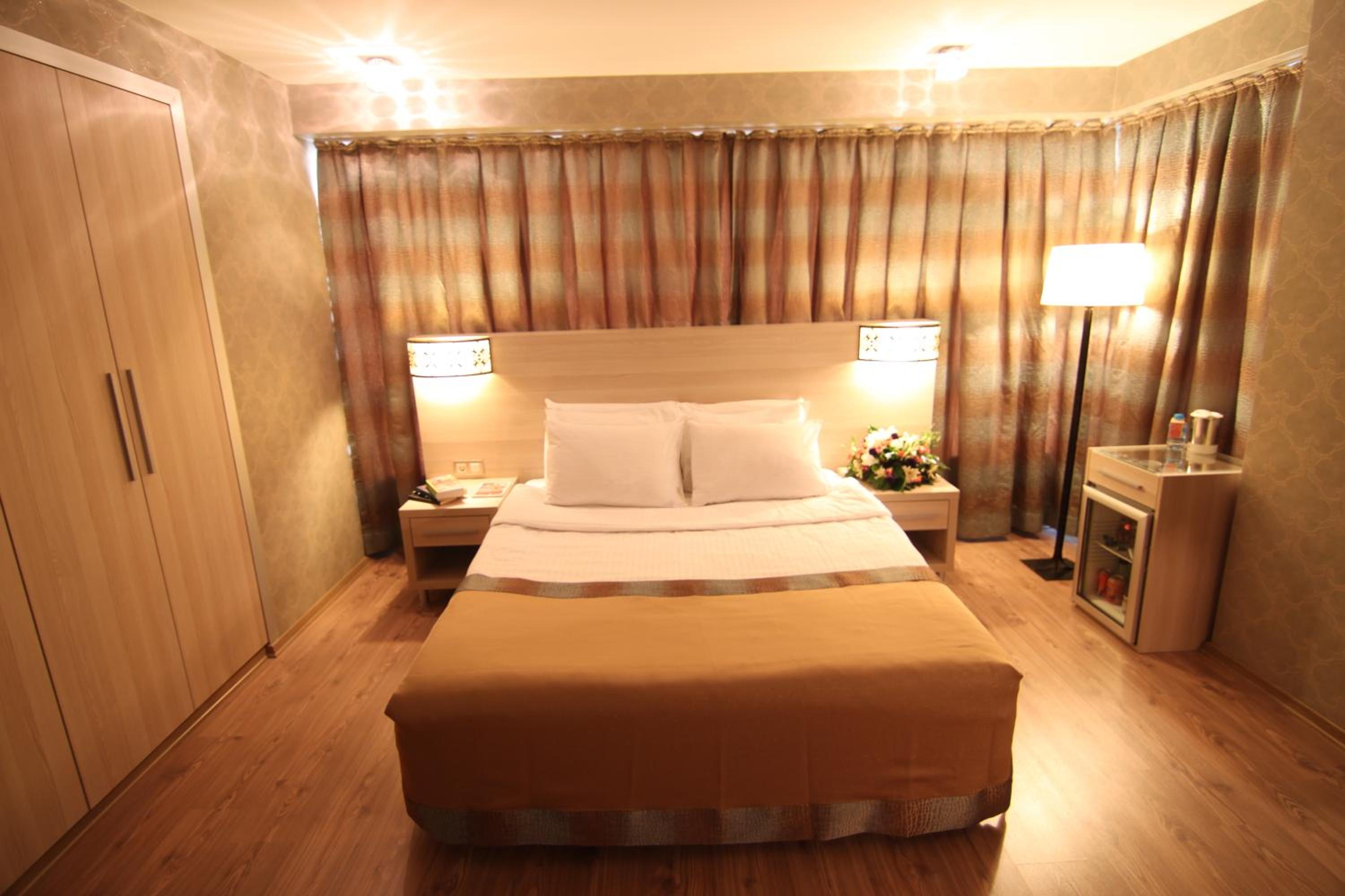Deluxe Double Room - Photo 8