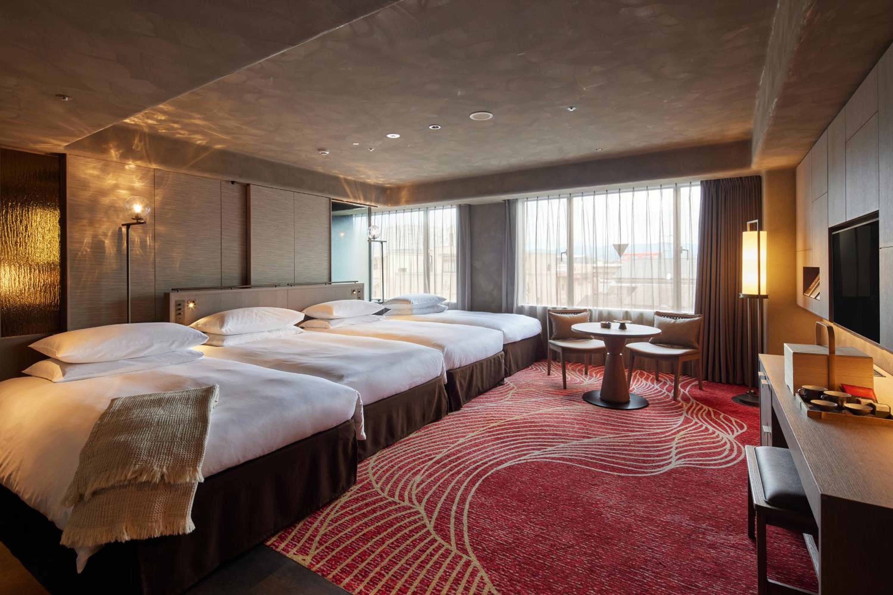 Executive Hollywood Twin Room (4 People)