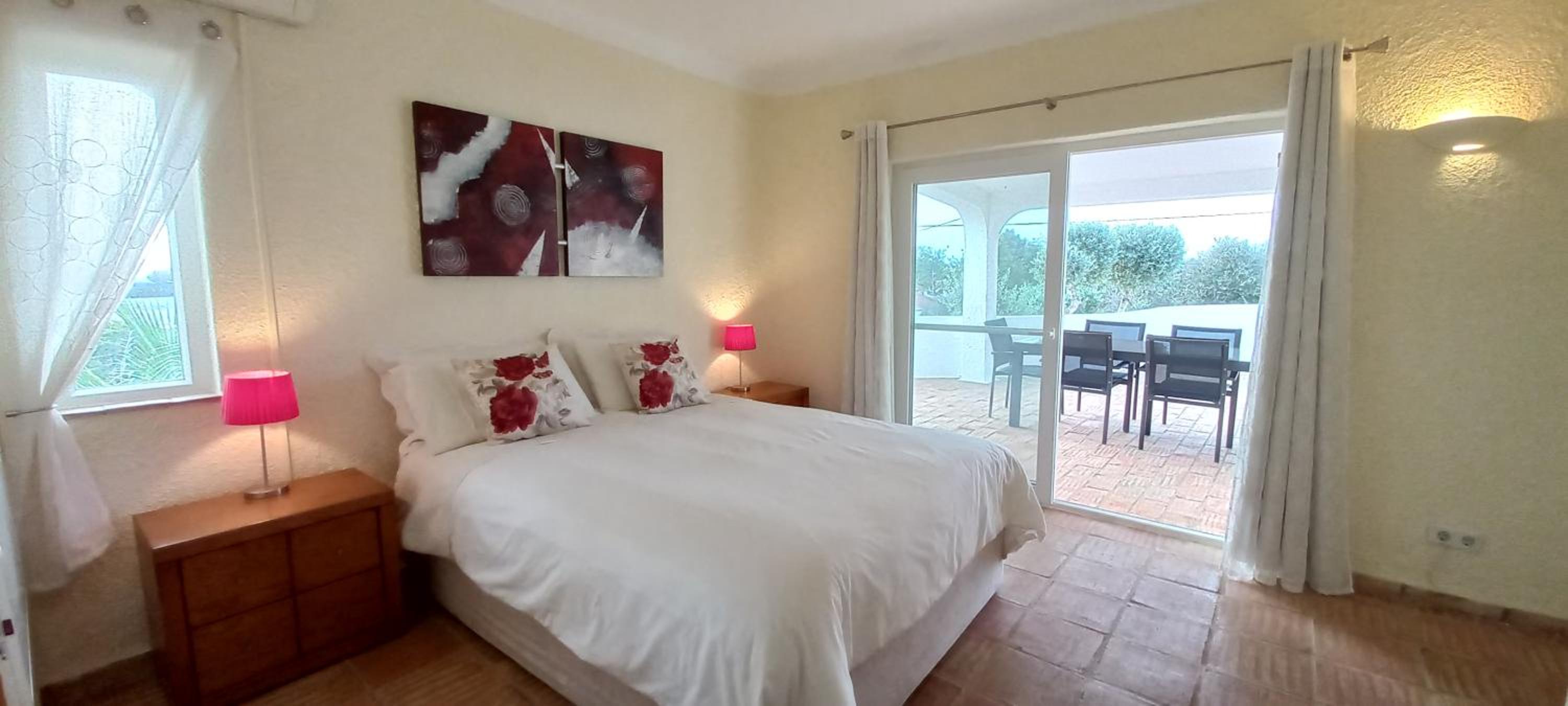 Villa com Piscina Privada