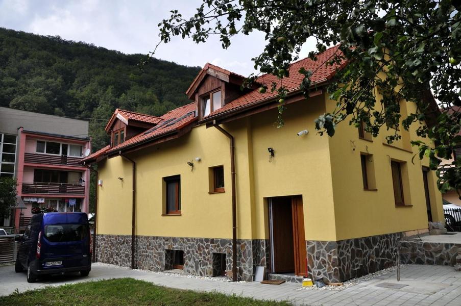 Four-Bedroom House photo 2