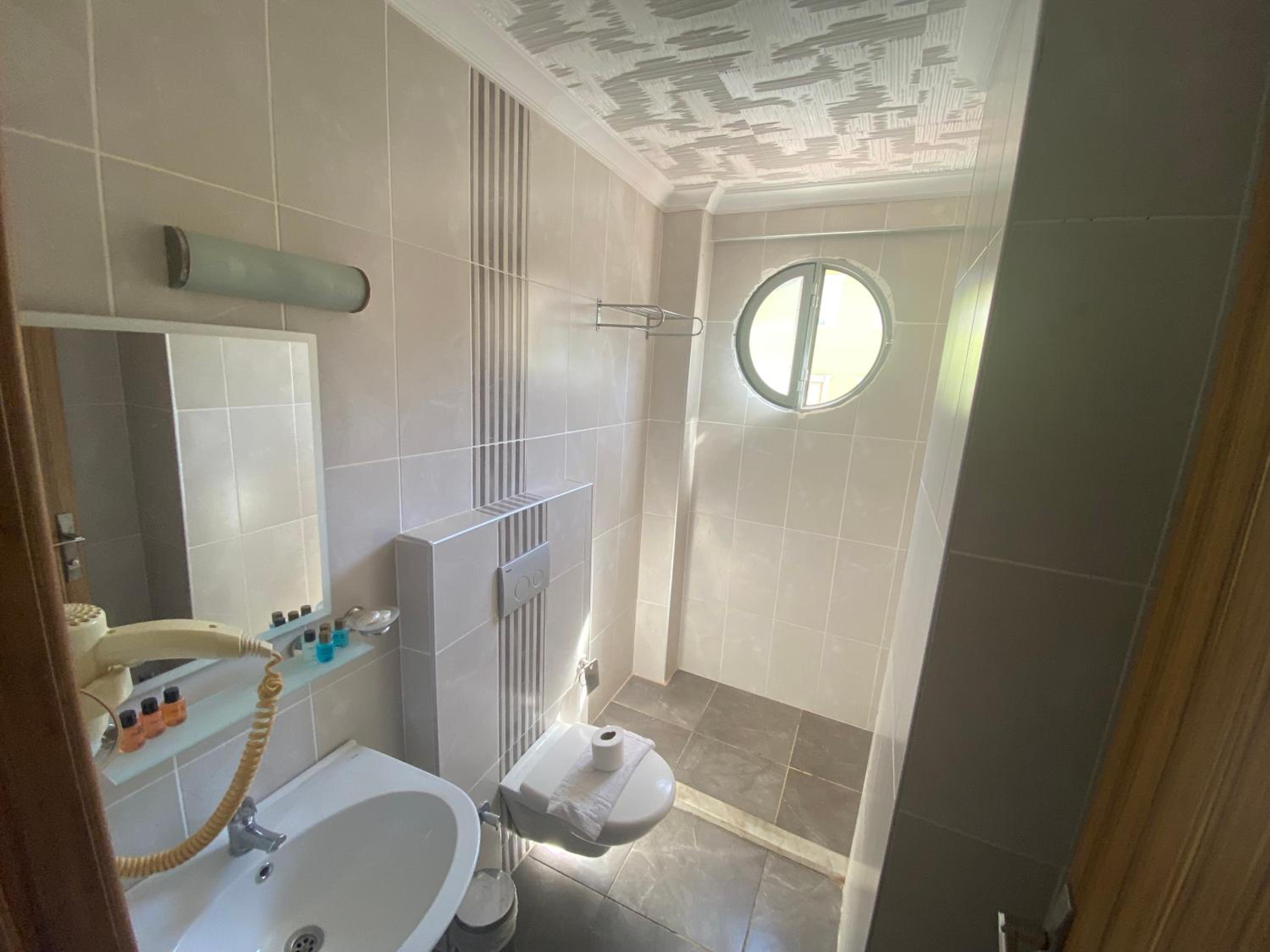 Deluxe Triple Room - Photo 4