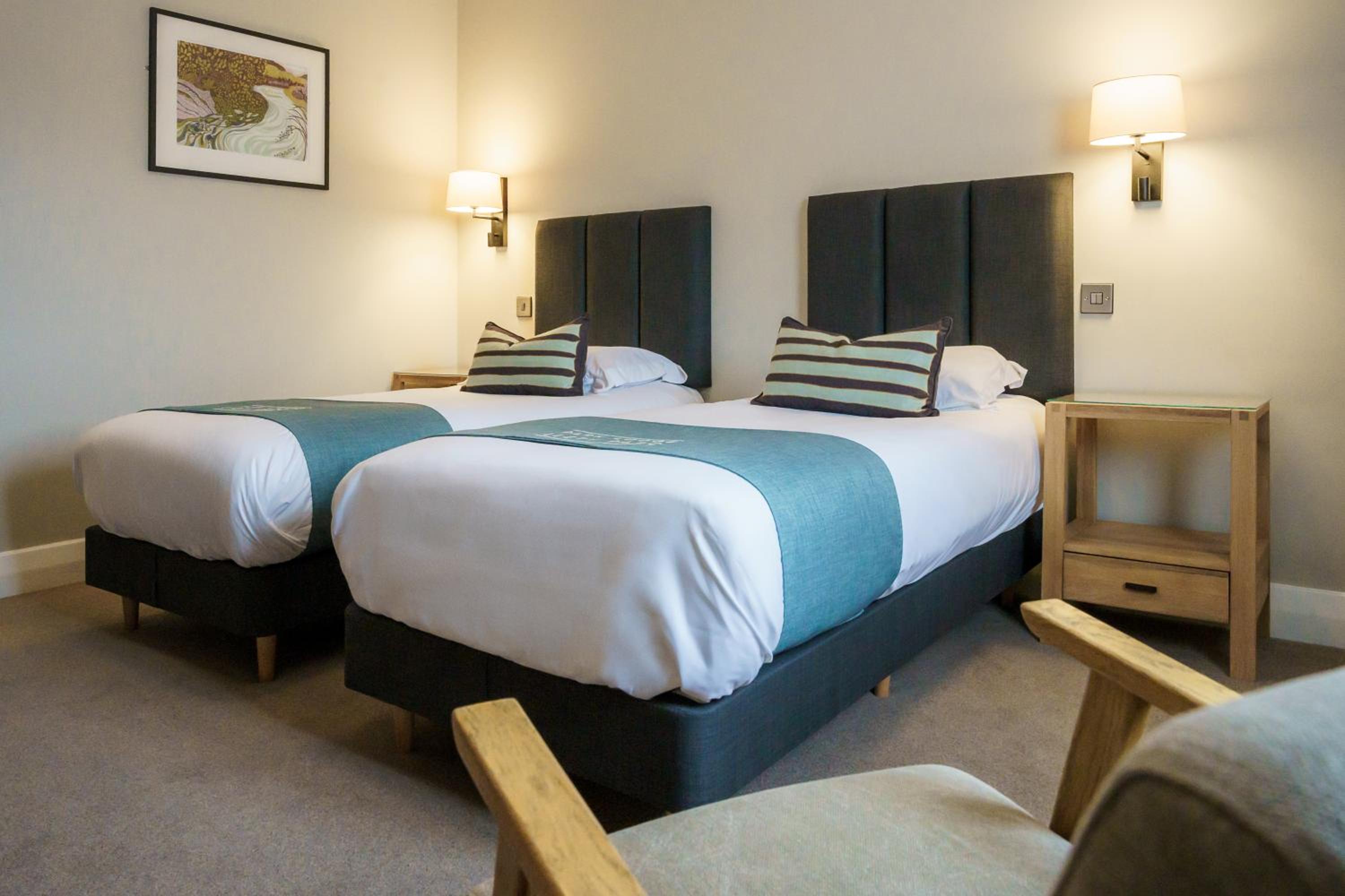 Twin Room - Disability Access photo 3
