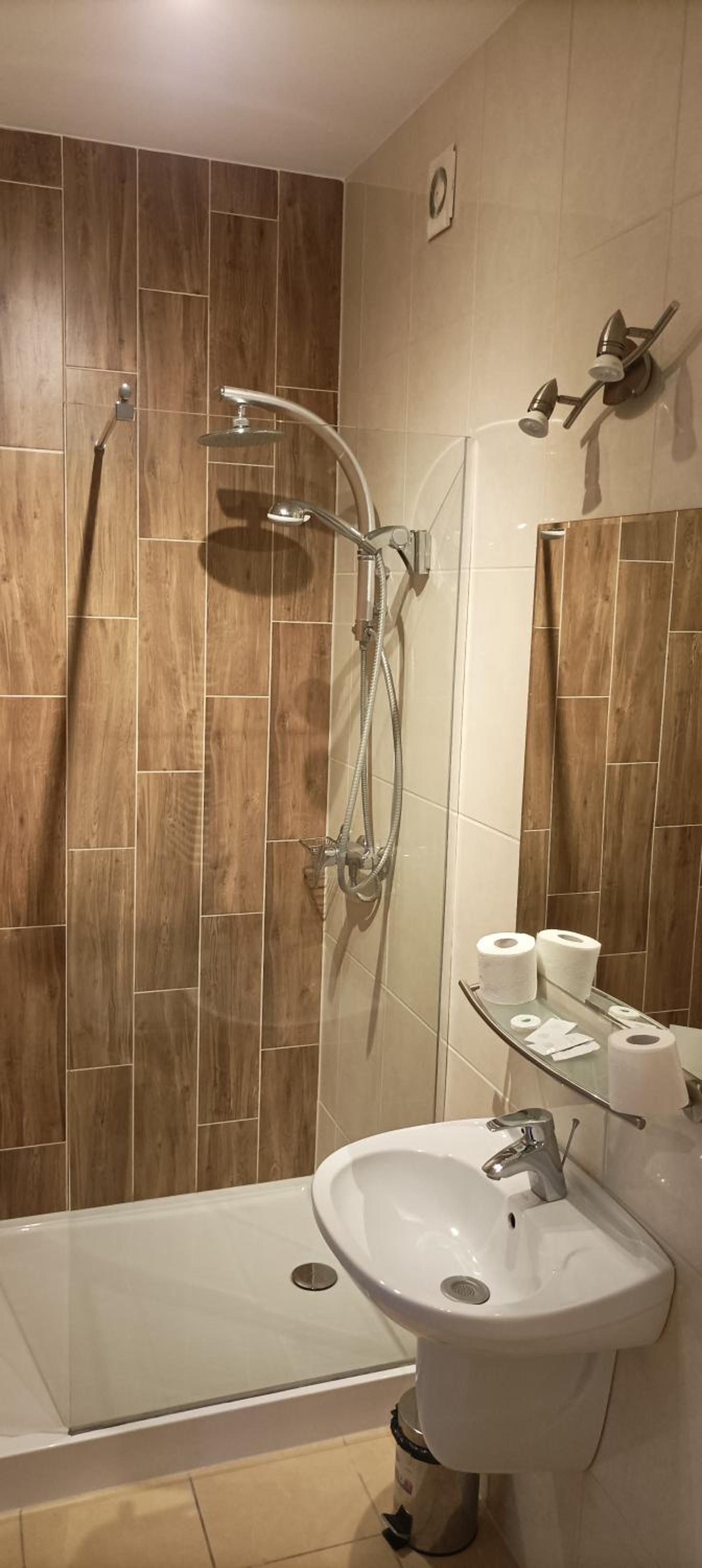 Standard Apartment - Photo 2
