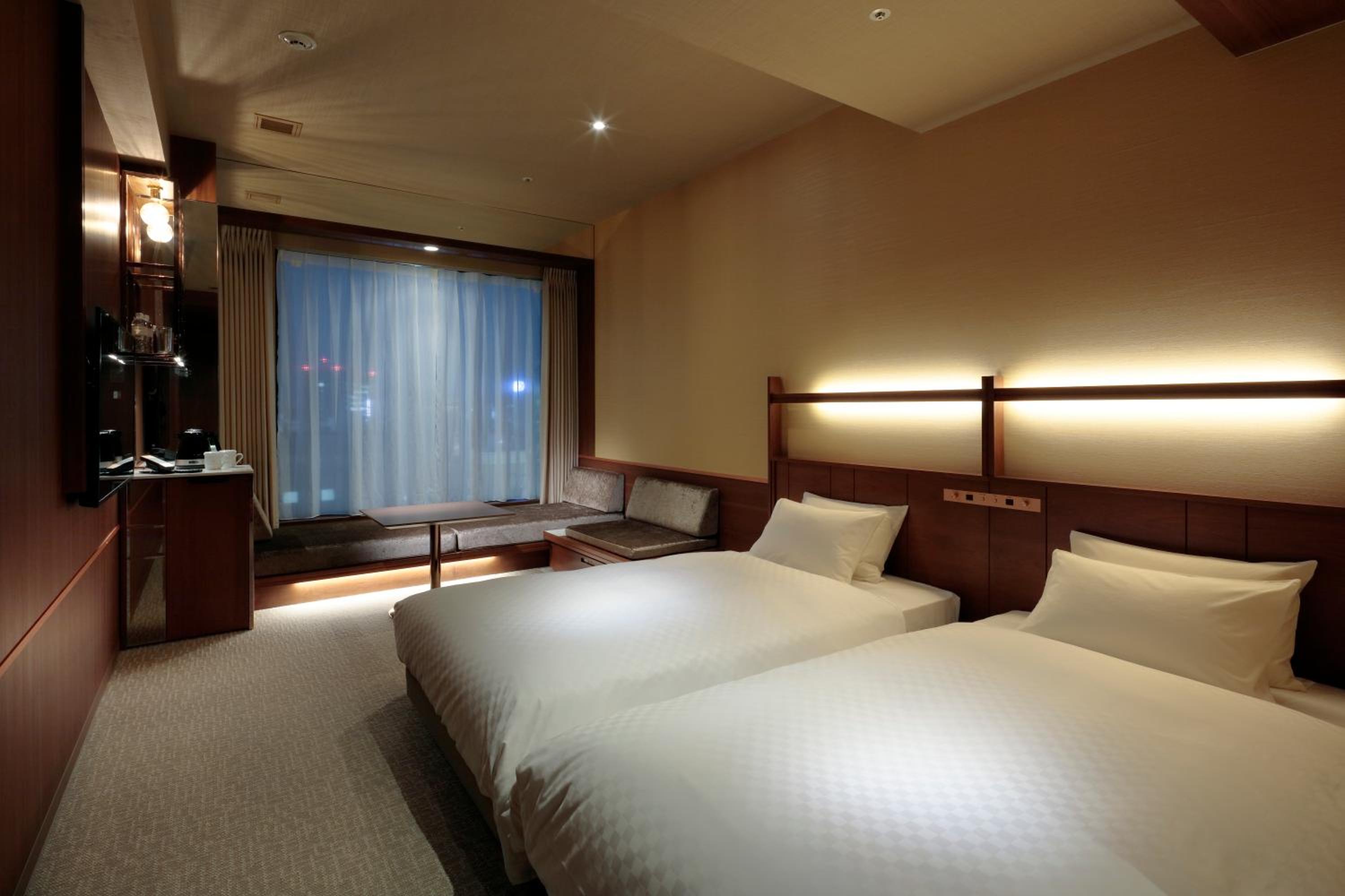 Twin Room - Photo 2