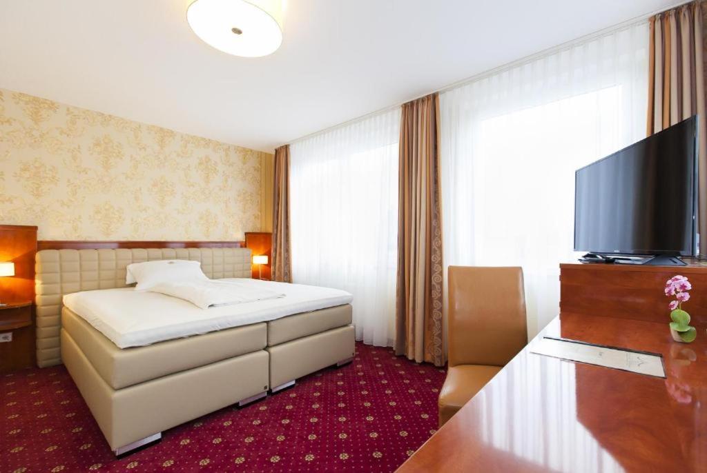 Double Room with Private Bathroom photo 2