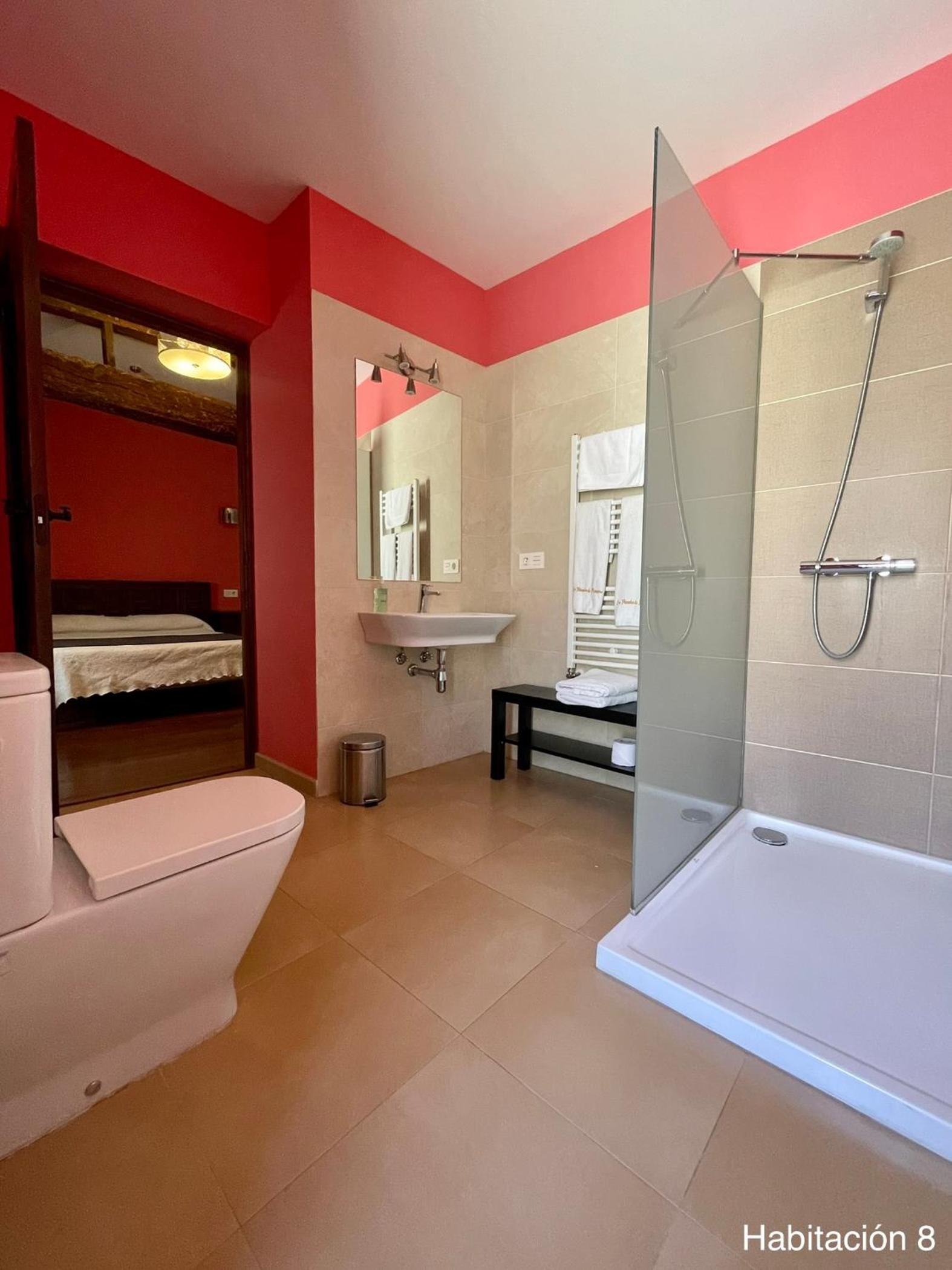 Queen Room photo 3