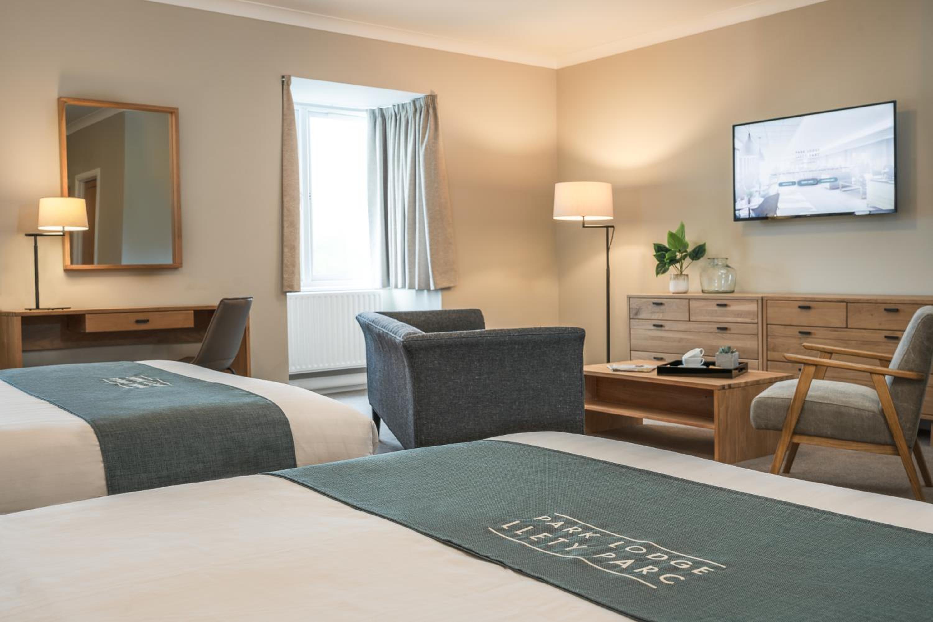 Room with Two Double Beds photo 3