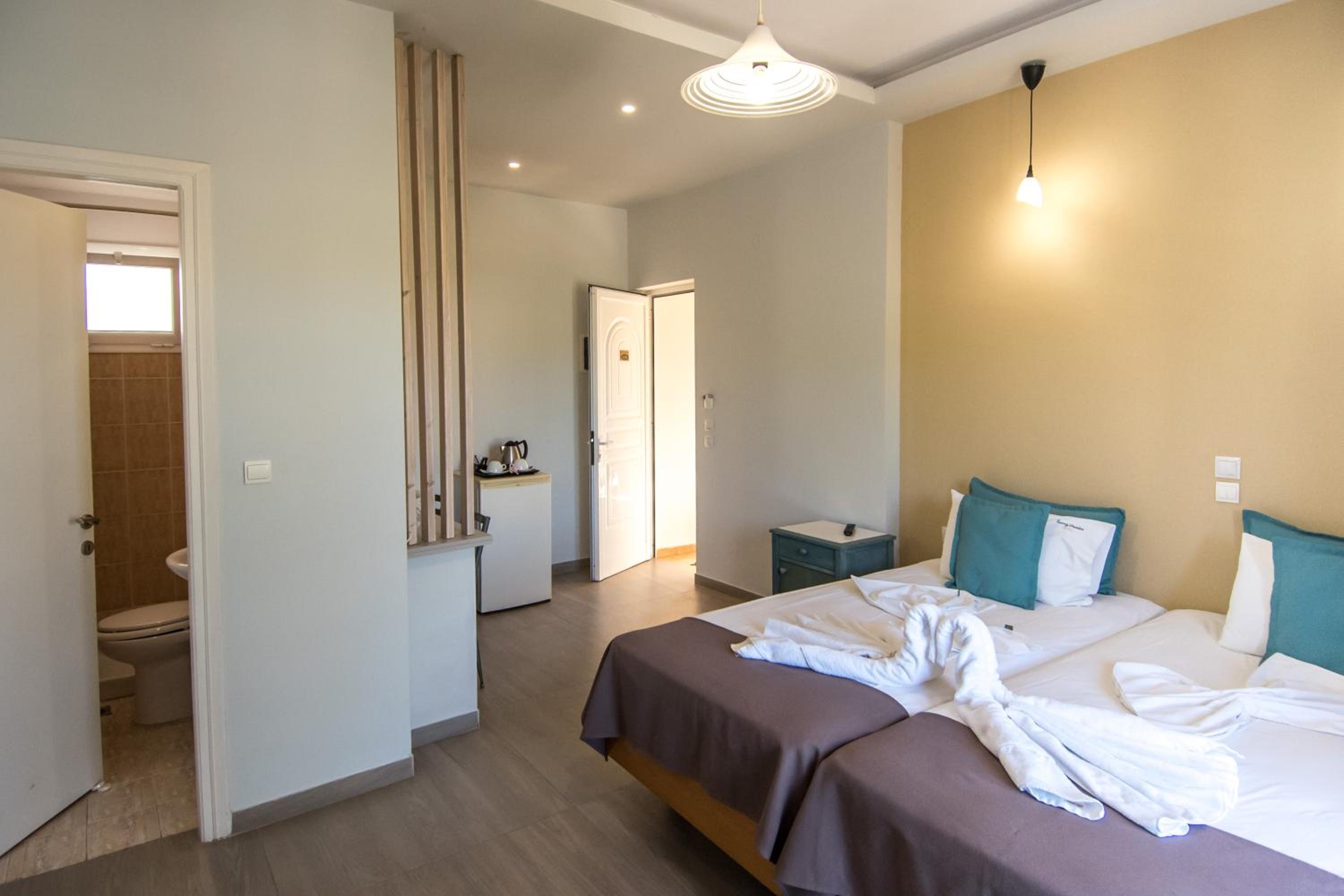 Standard Twin Room - Photo 5