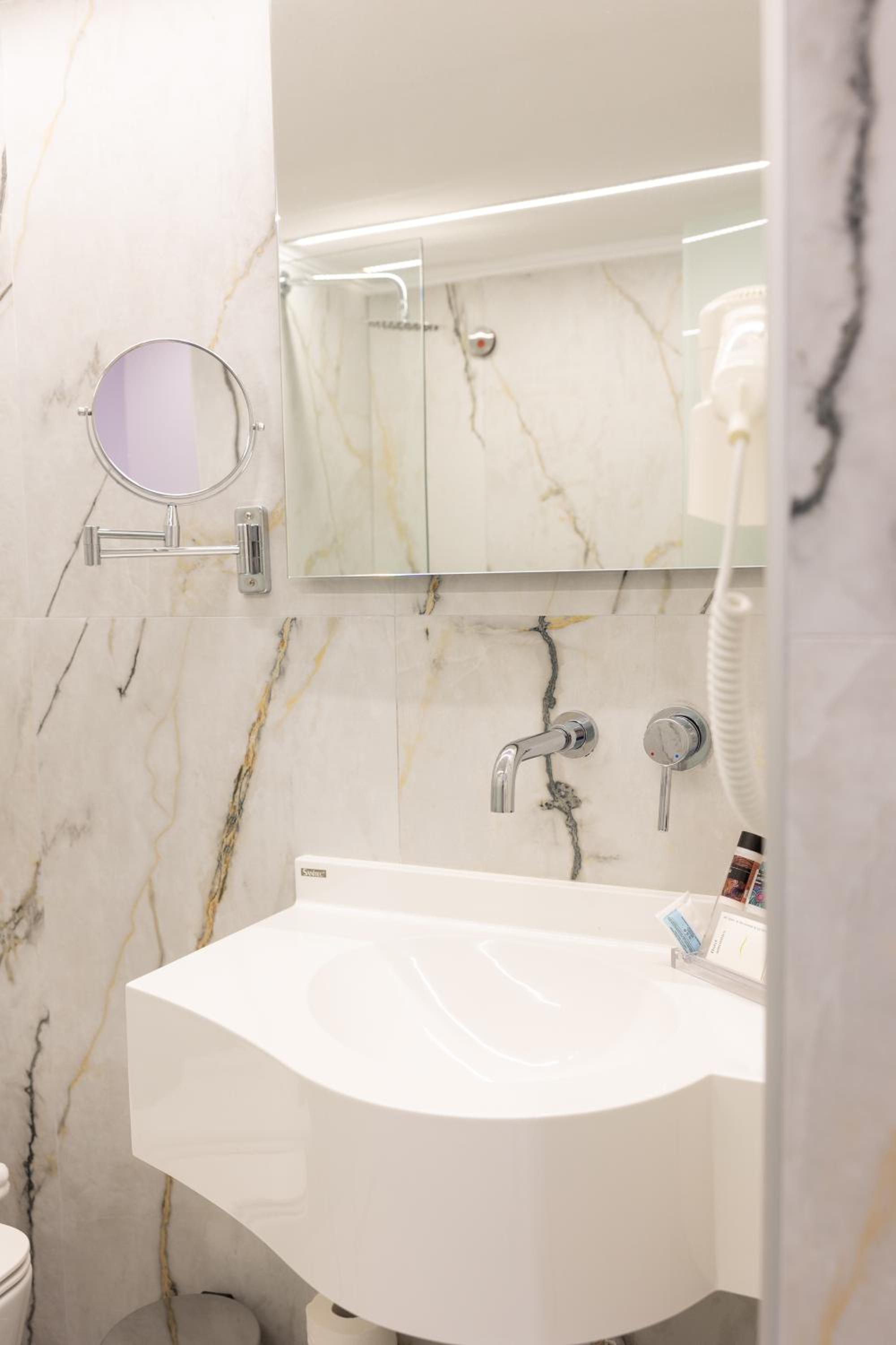 Deluxe Single Room photo 2