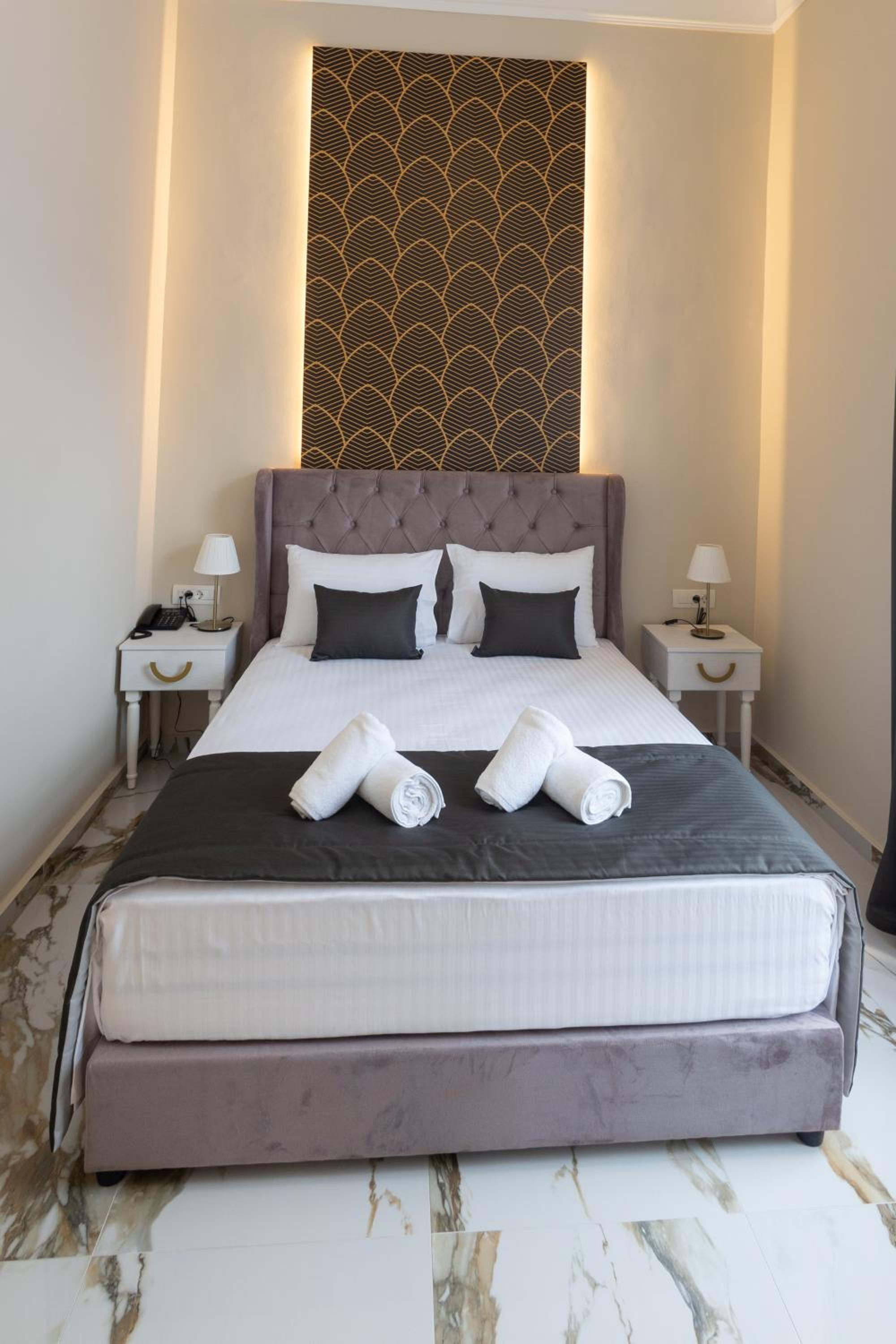 Deluxe Double or Twin Room photo 3