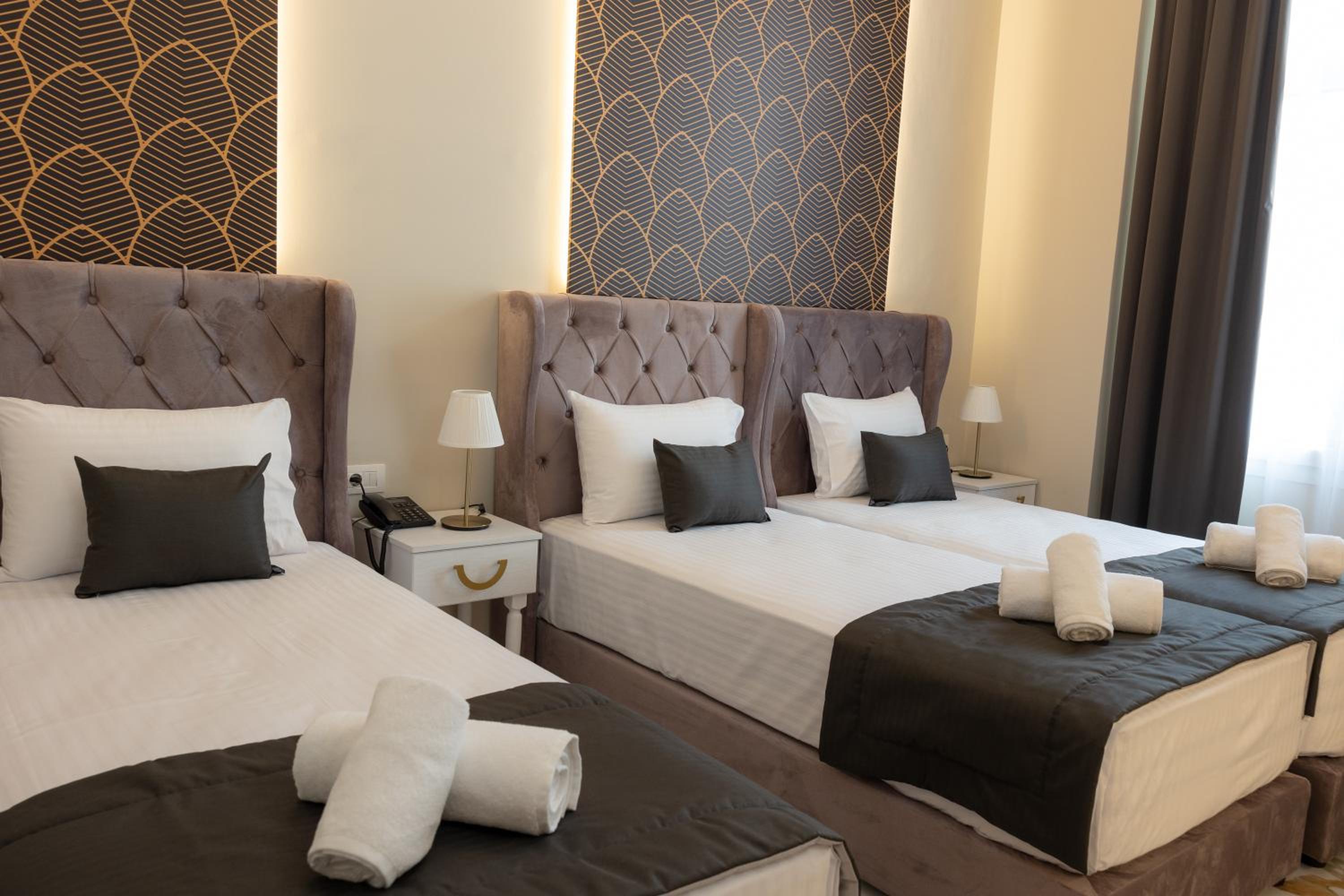 Deluxe Triple Room photo 2