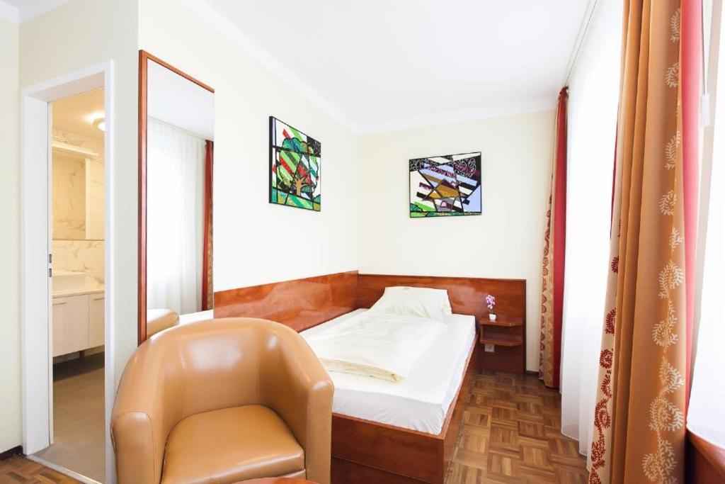 Single Room with Shower photo 1