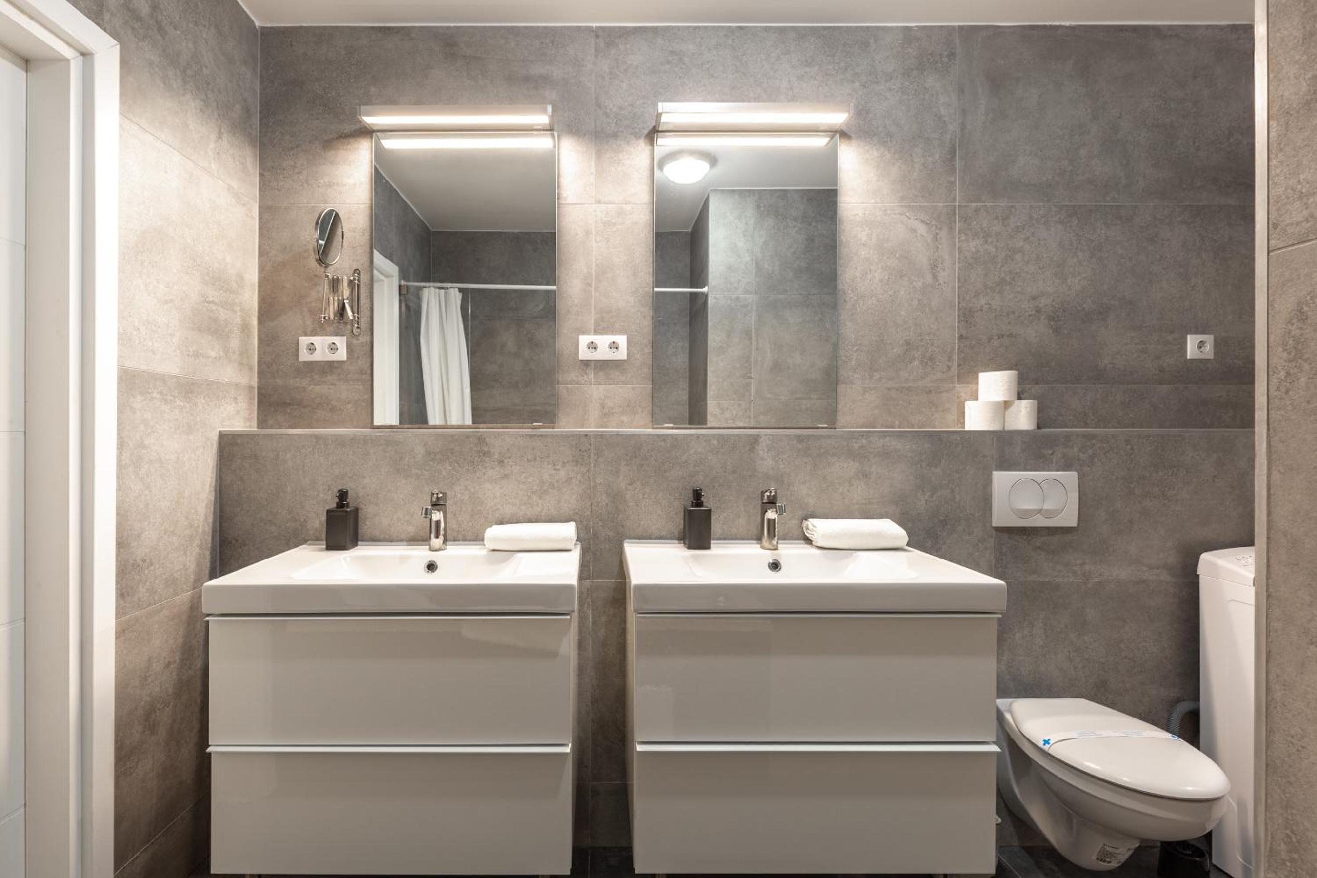 Two-Bedroom Apartment - Photo 16