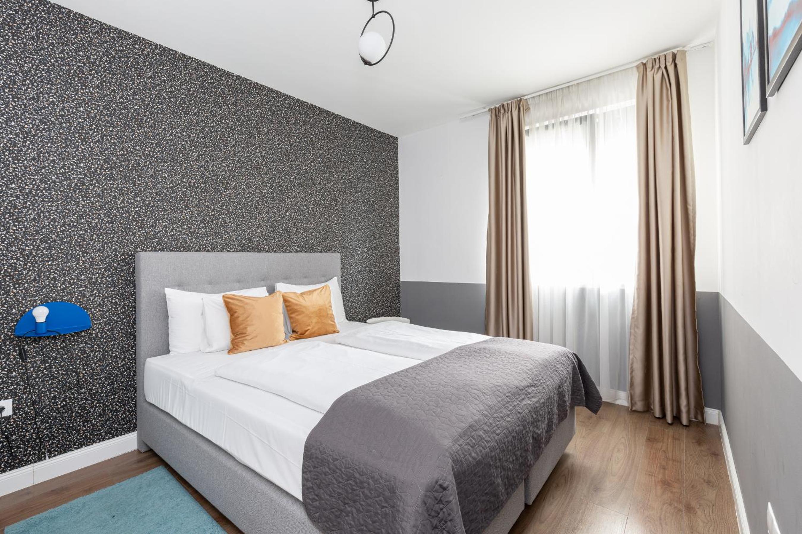 One-Bedroom Apartment - Photo 4
