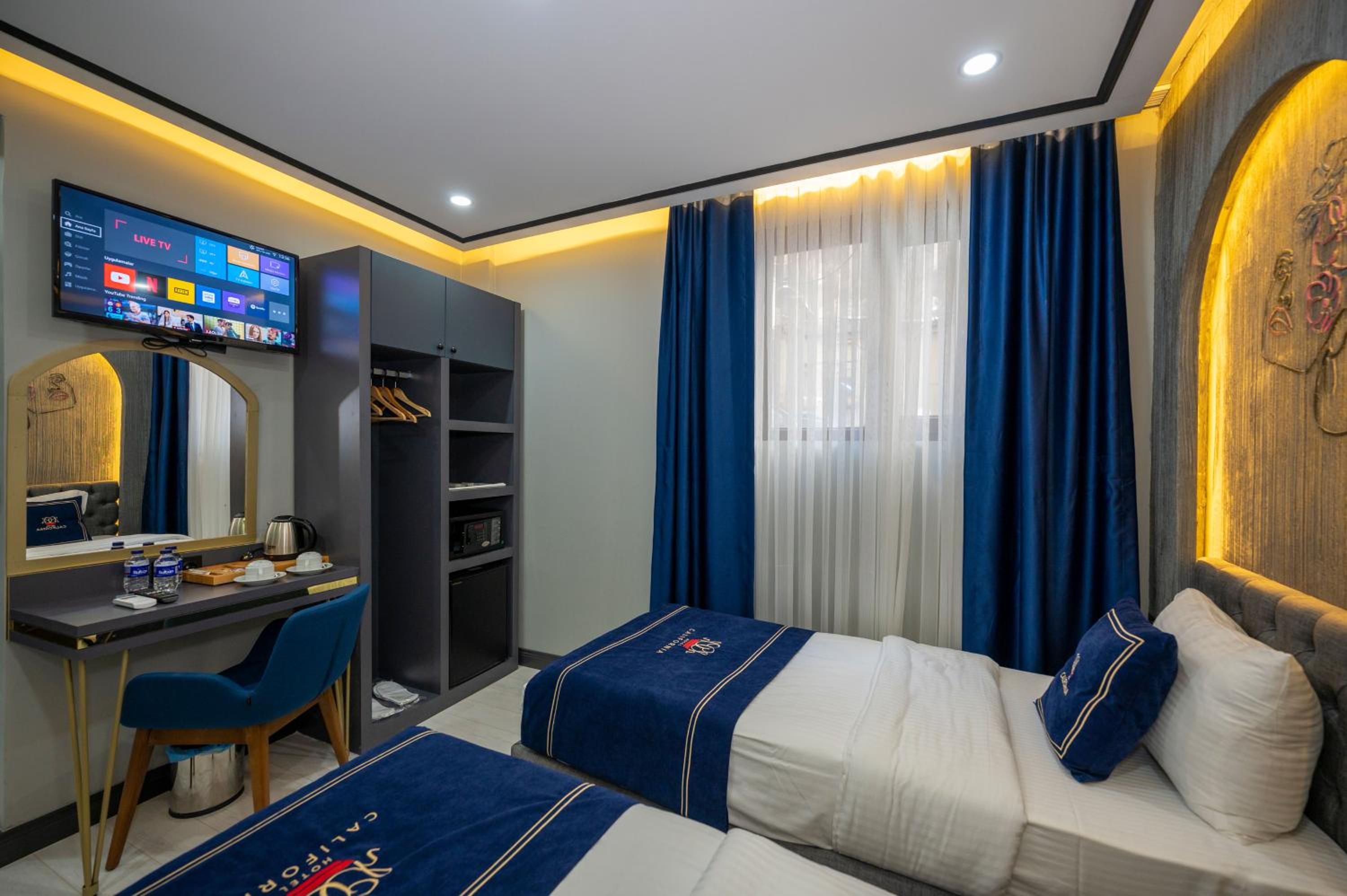 Standard Twin Room with Courtyard View photo 3
