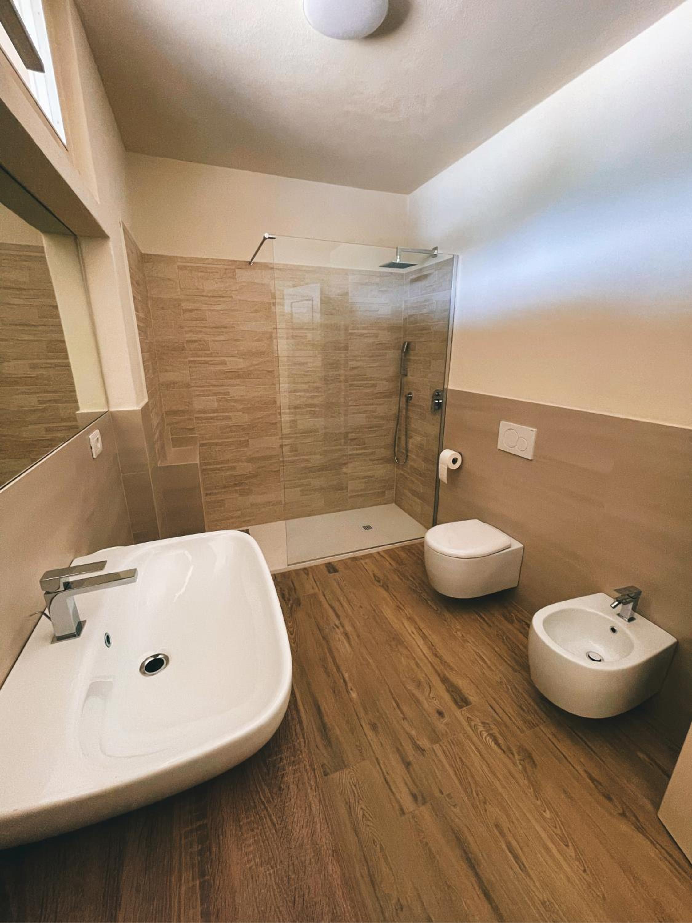 King Room with Lake View - Photo 19