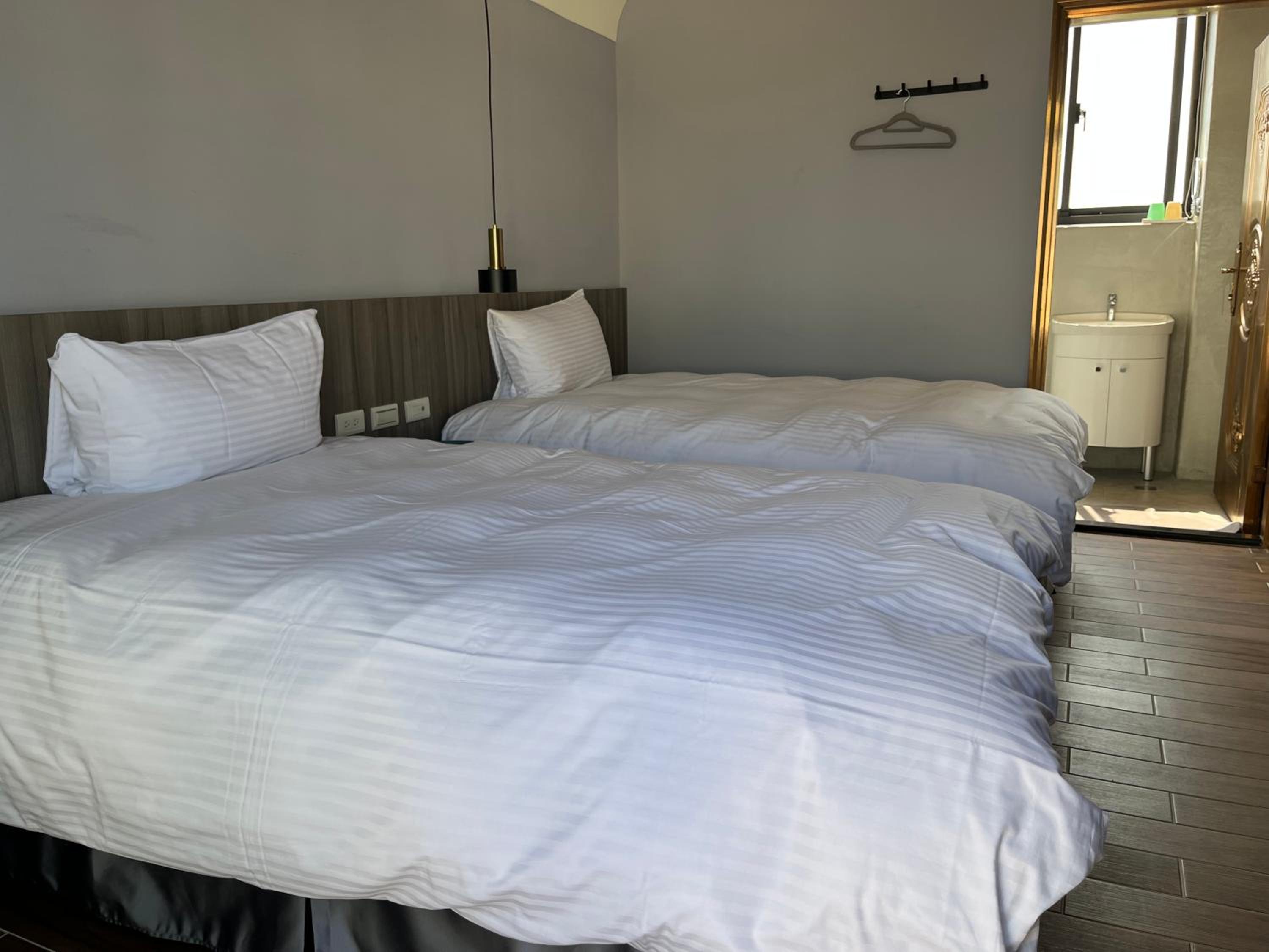 Deluxe Twin Room with Sea View photo 3