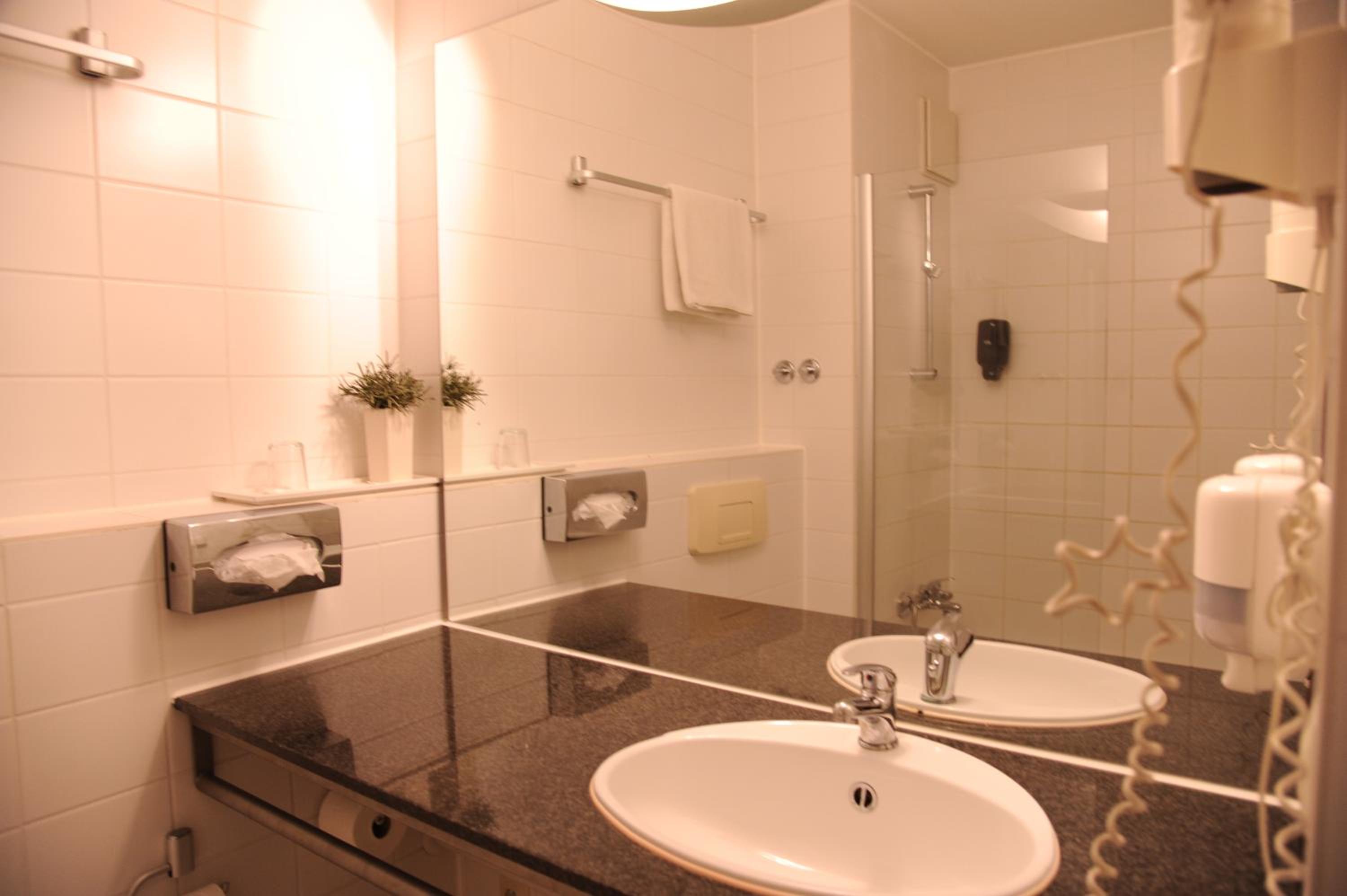 Double Room - Photo 10