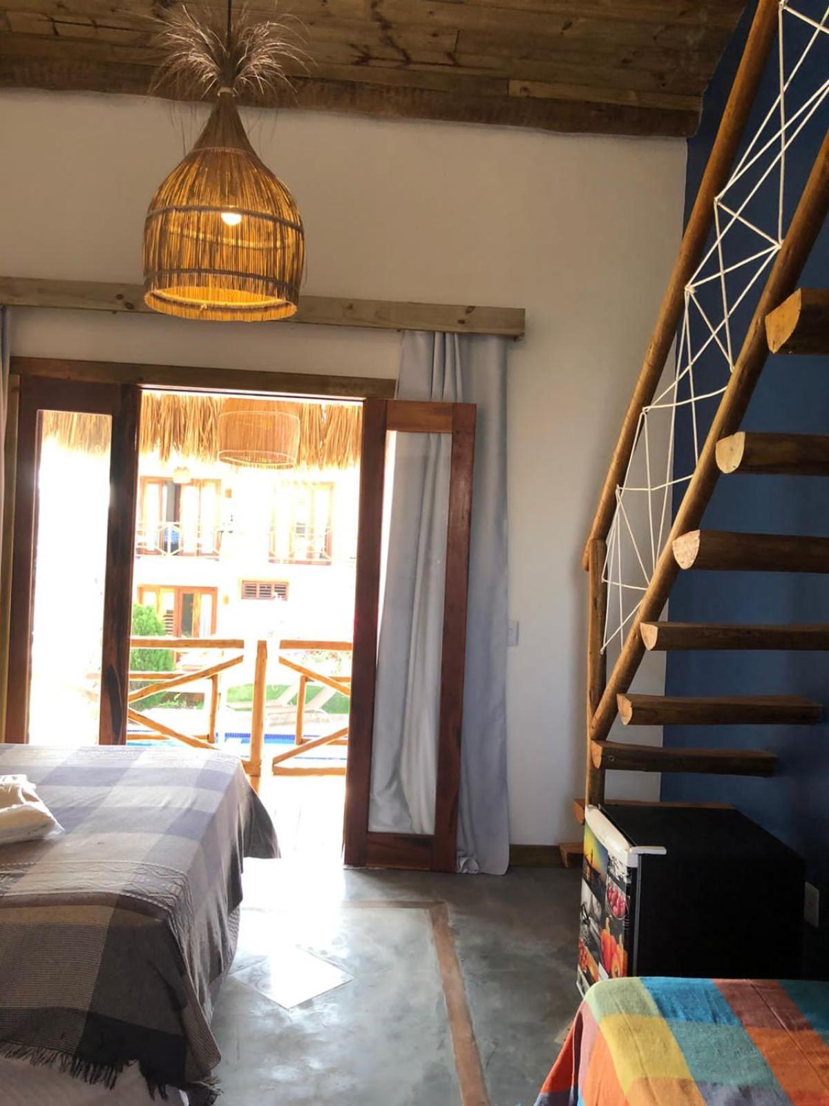 Deluxe Double Room with Balcony - Photo 4