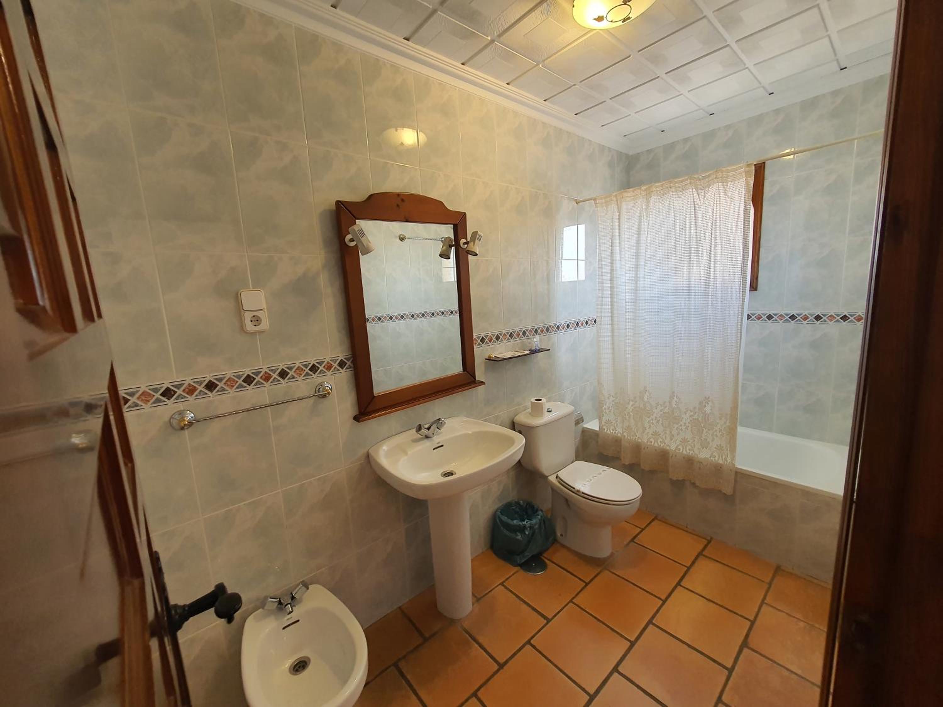 Double or Twin Room - Photo 2