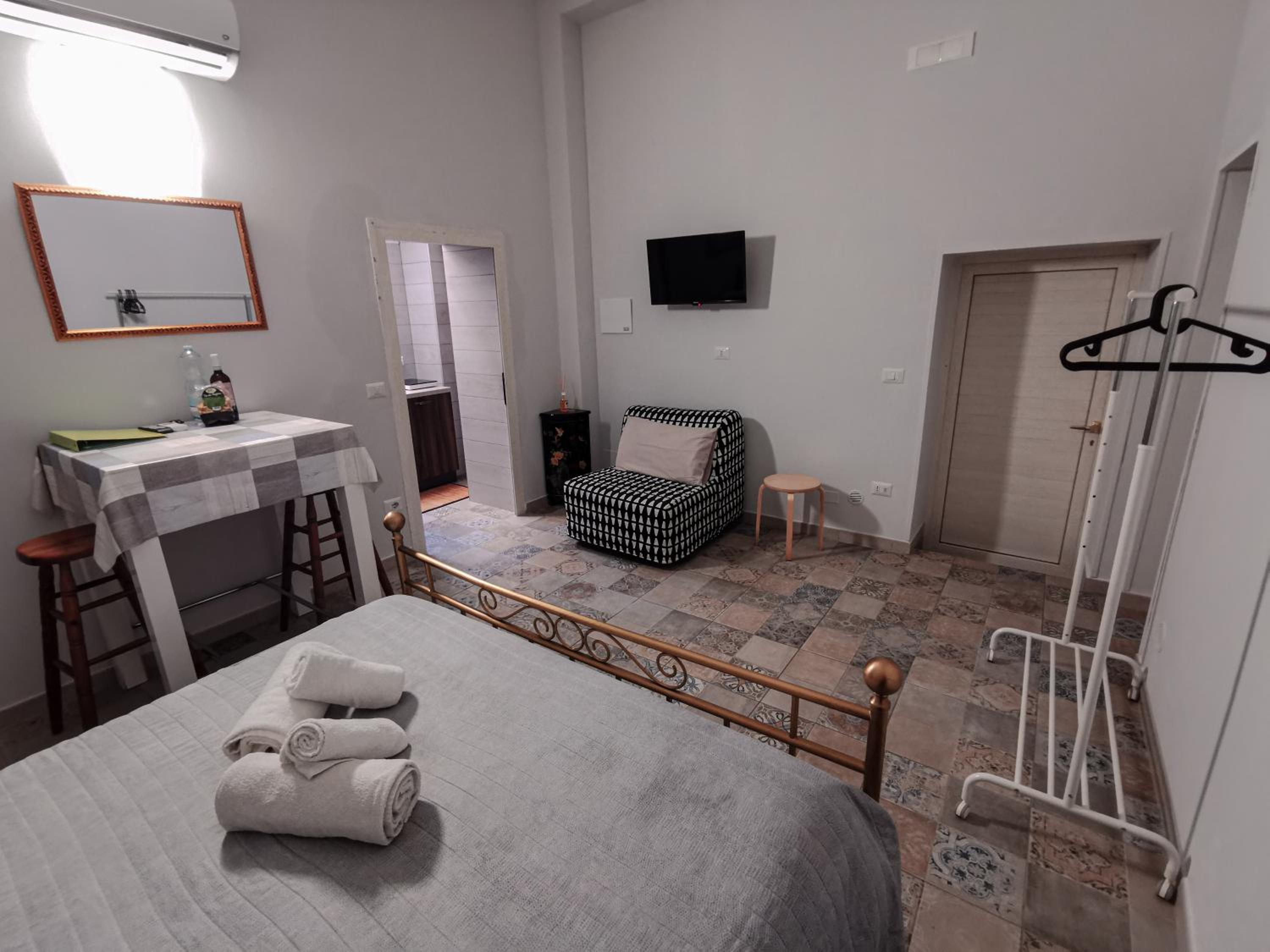 Two-Bedroom Apartment - Photo 25