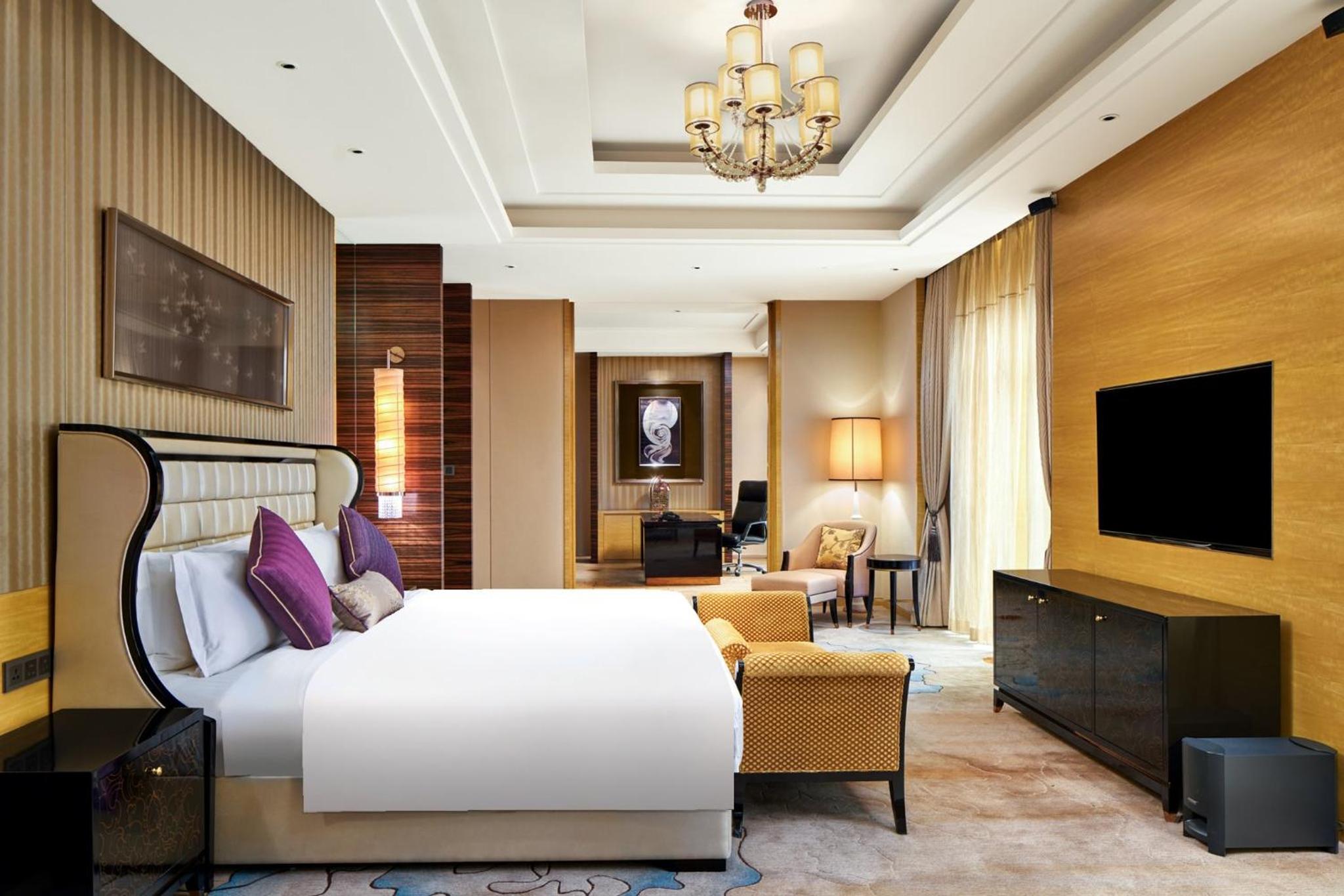 Junior King Suite