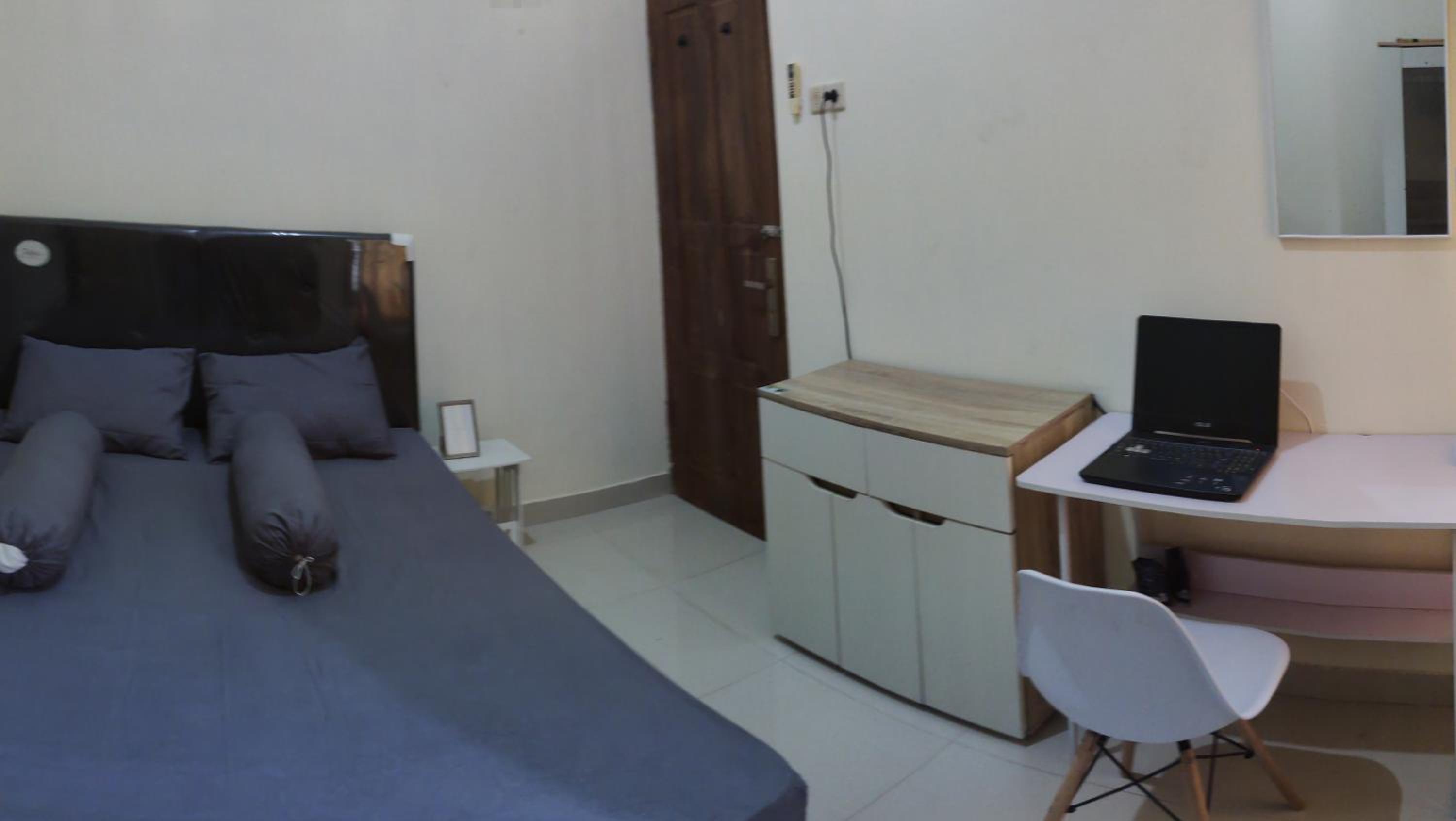 Two-Bedroom House - Photo 2