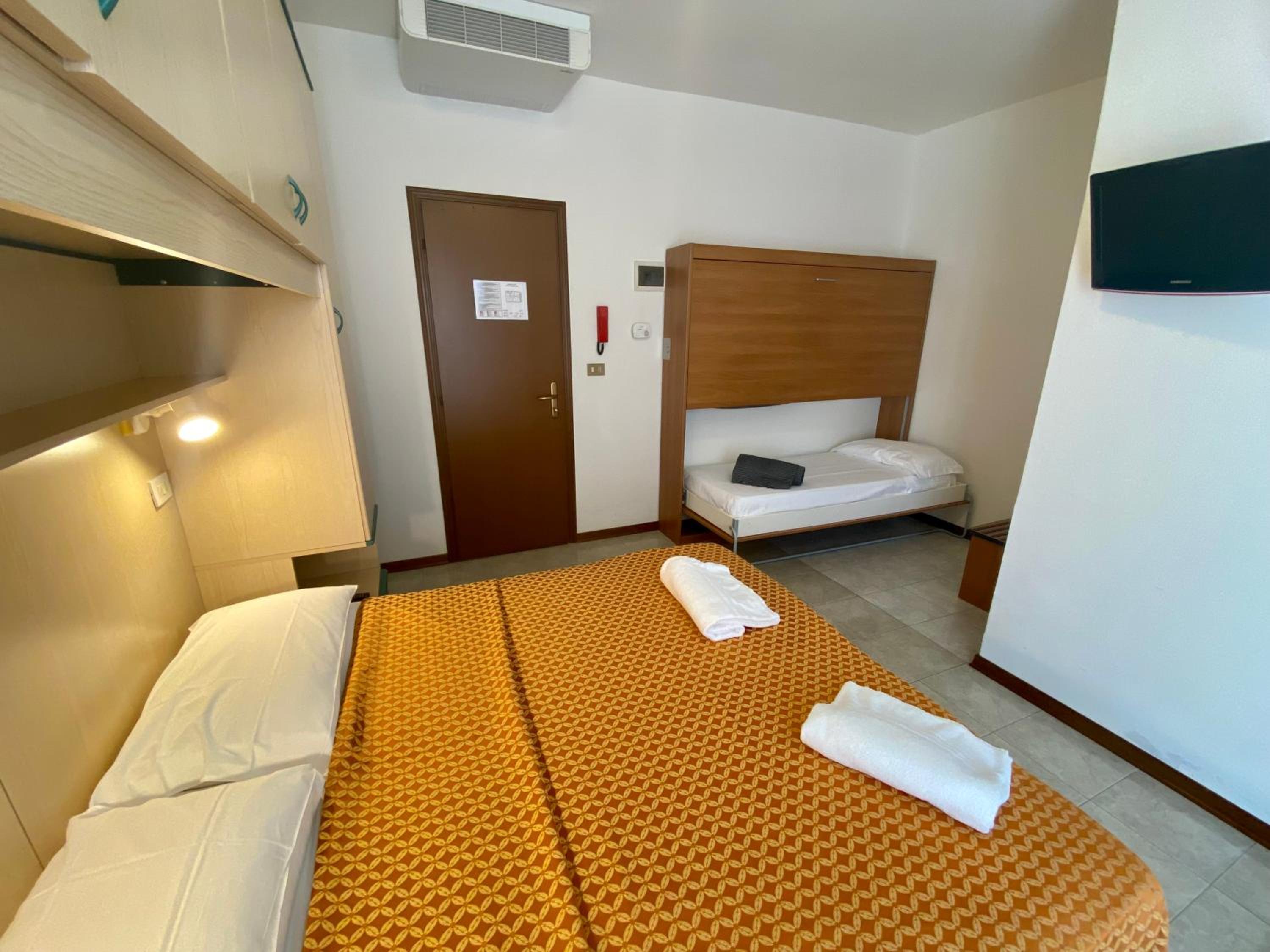 Standard Quadruple Room photo 1