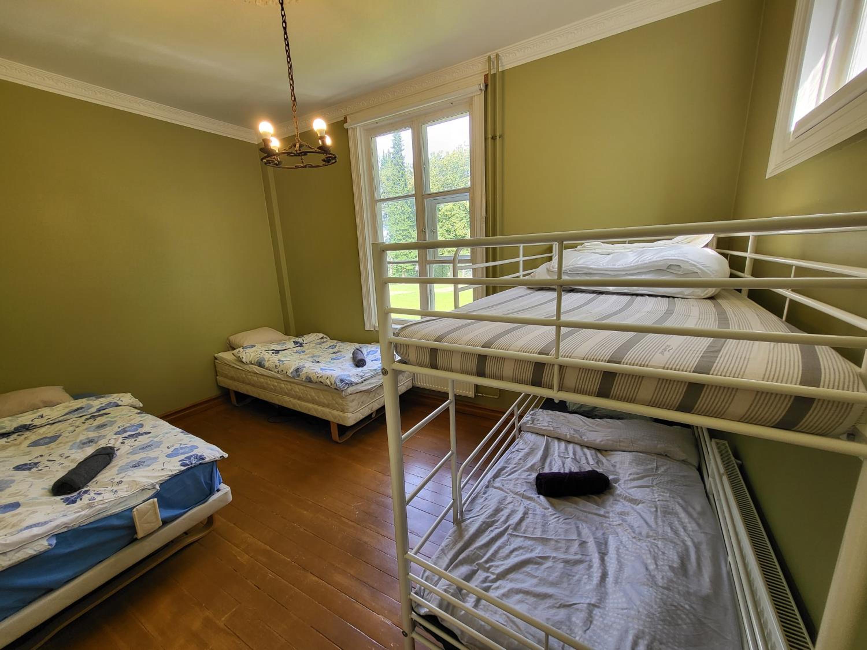 One-Bedroom Apartment photo 1