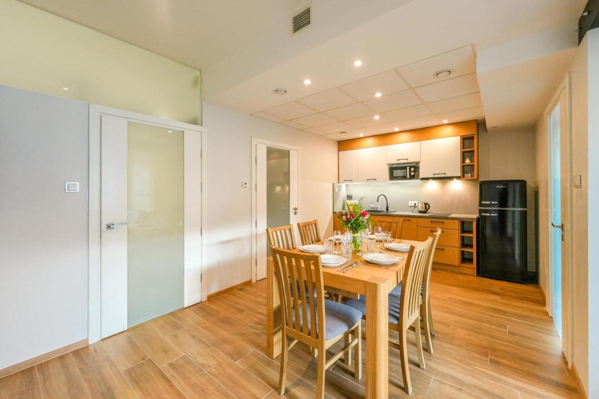 Two-Bedroom Apartment - Photo 21