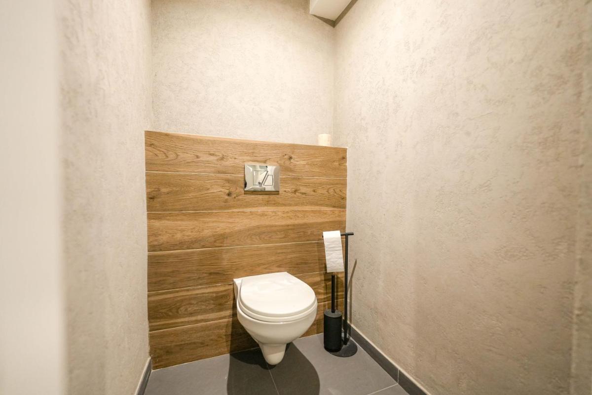 Two-Bedroom Apartment - Photo 23
