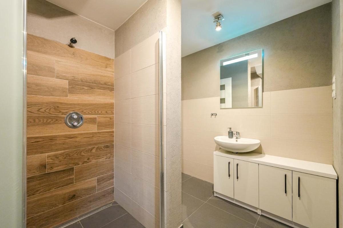 Two-Bedroom Apartment - Photo 25