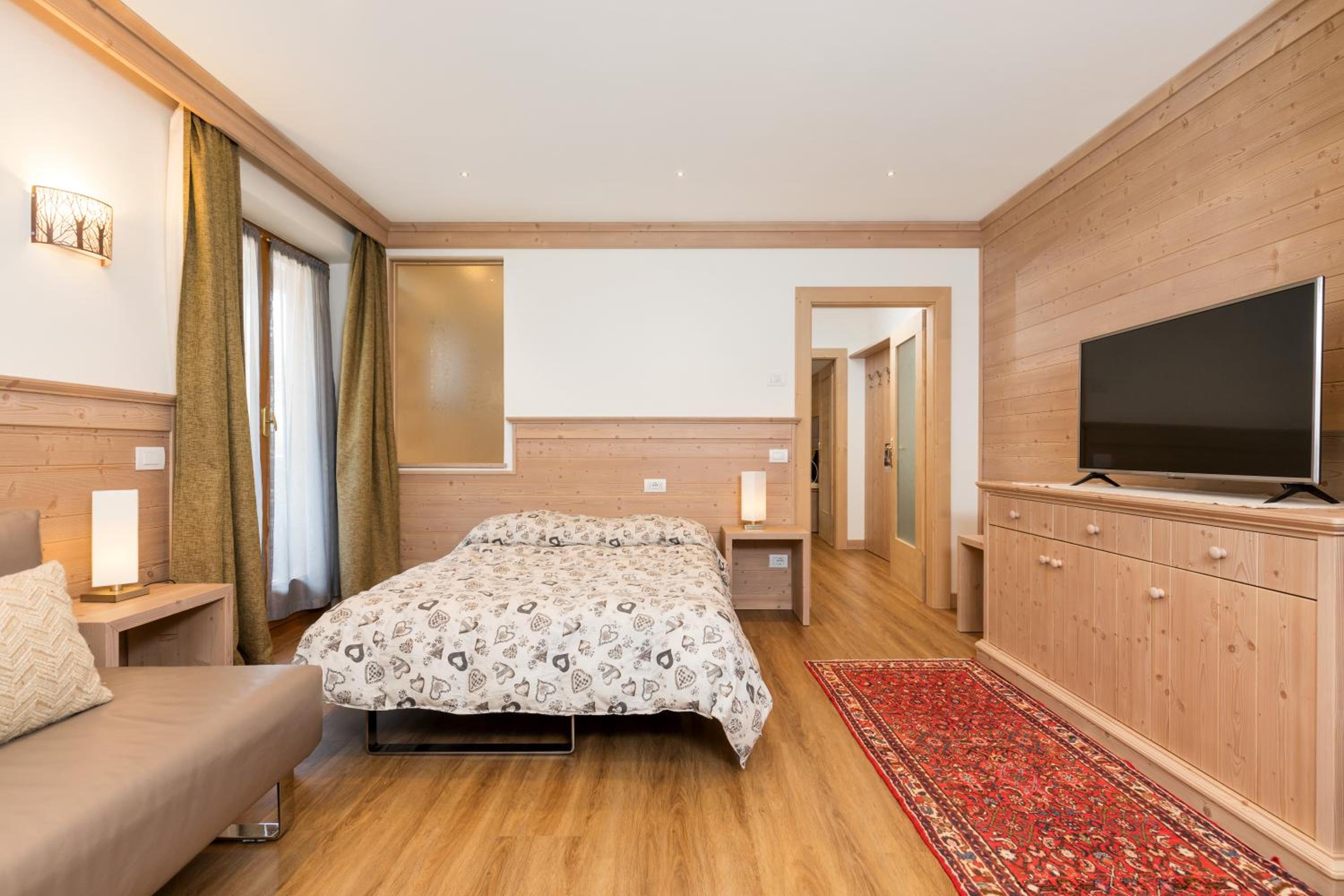Deluxe Suite photo 2