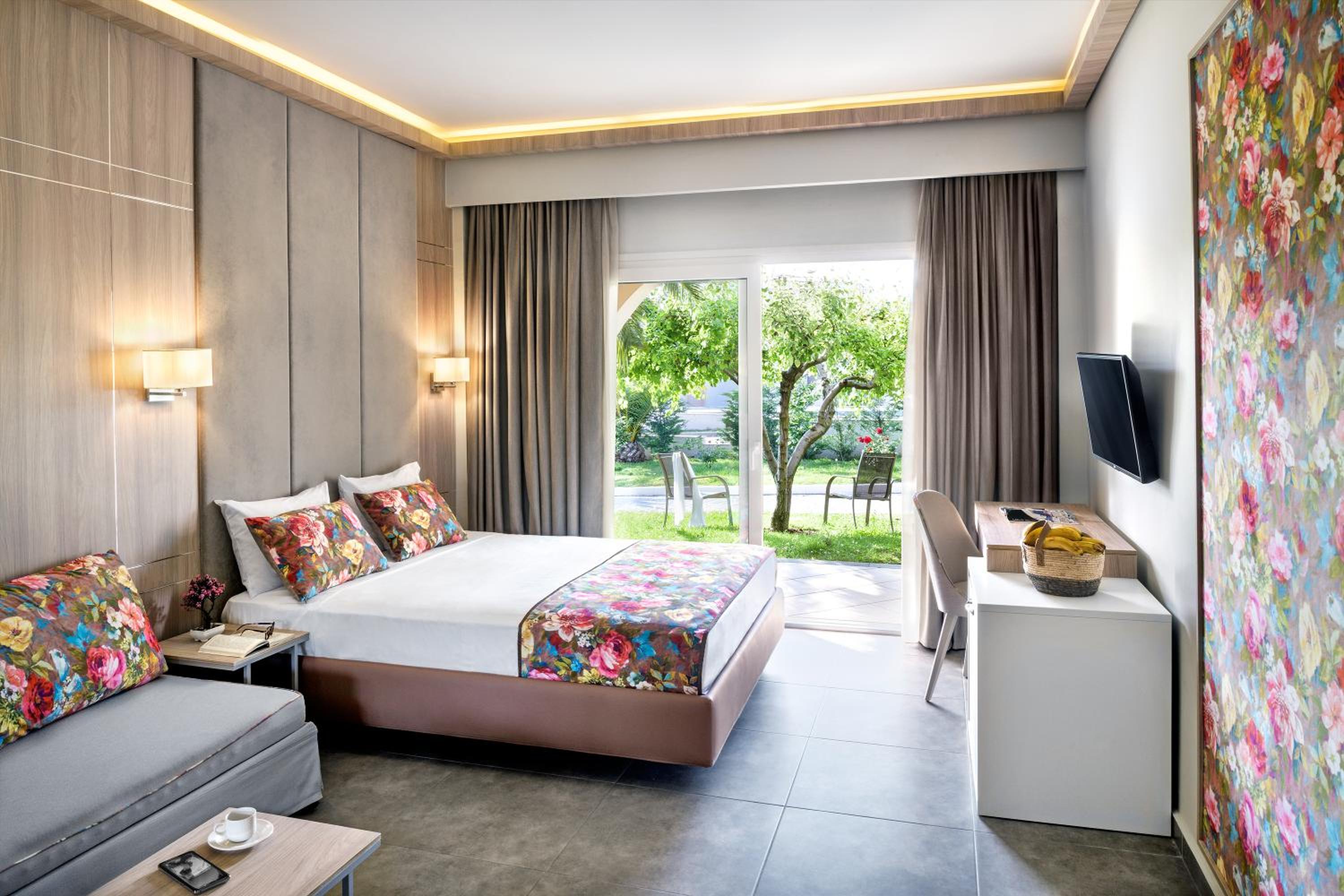 Deluxe Double Room with Garden View - Photo 1