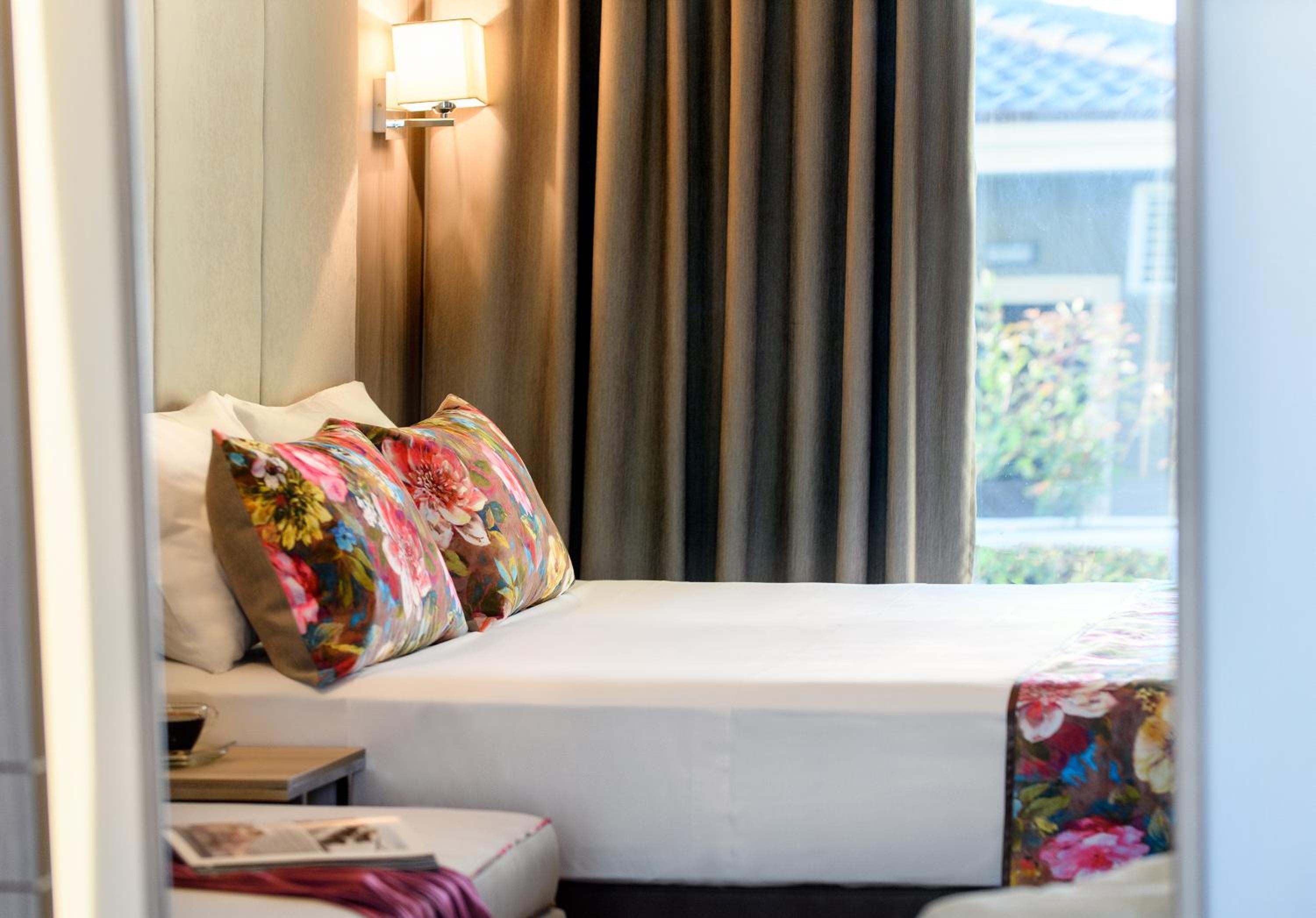 Deluxe Double Room with Sea View - Photo 2