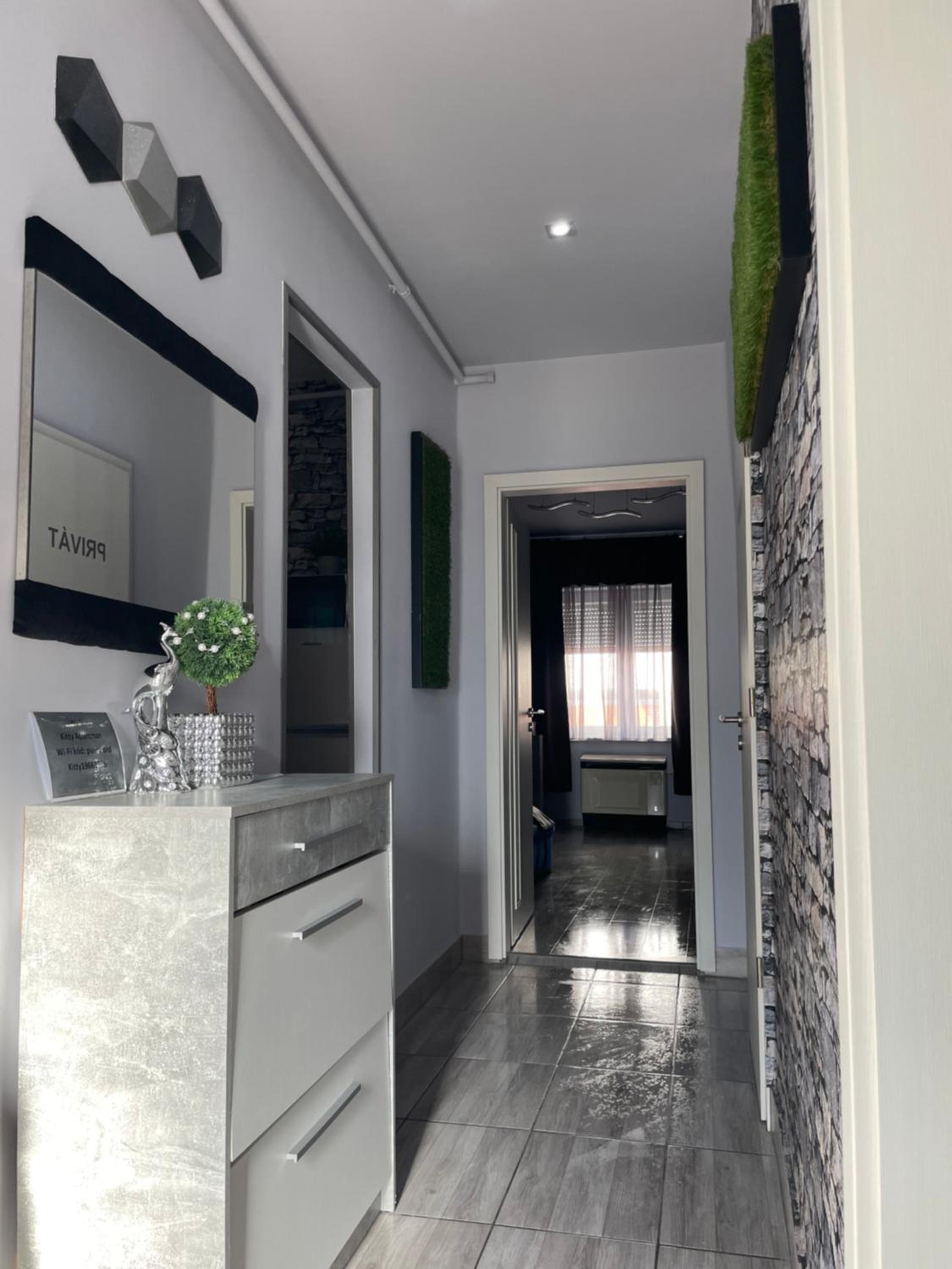 Studio Apartment - Photo 21