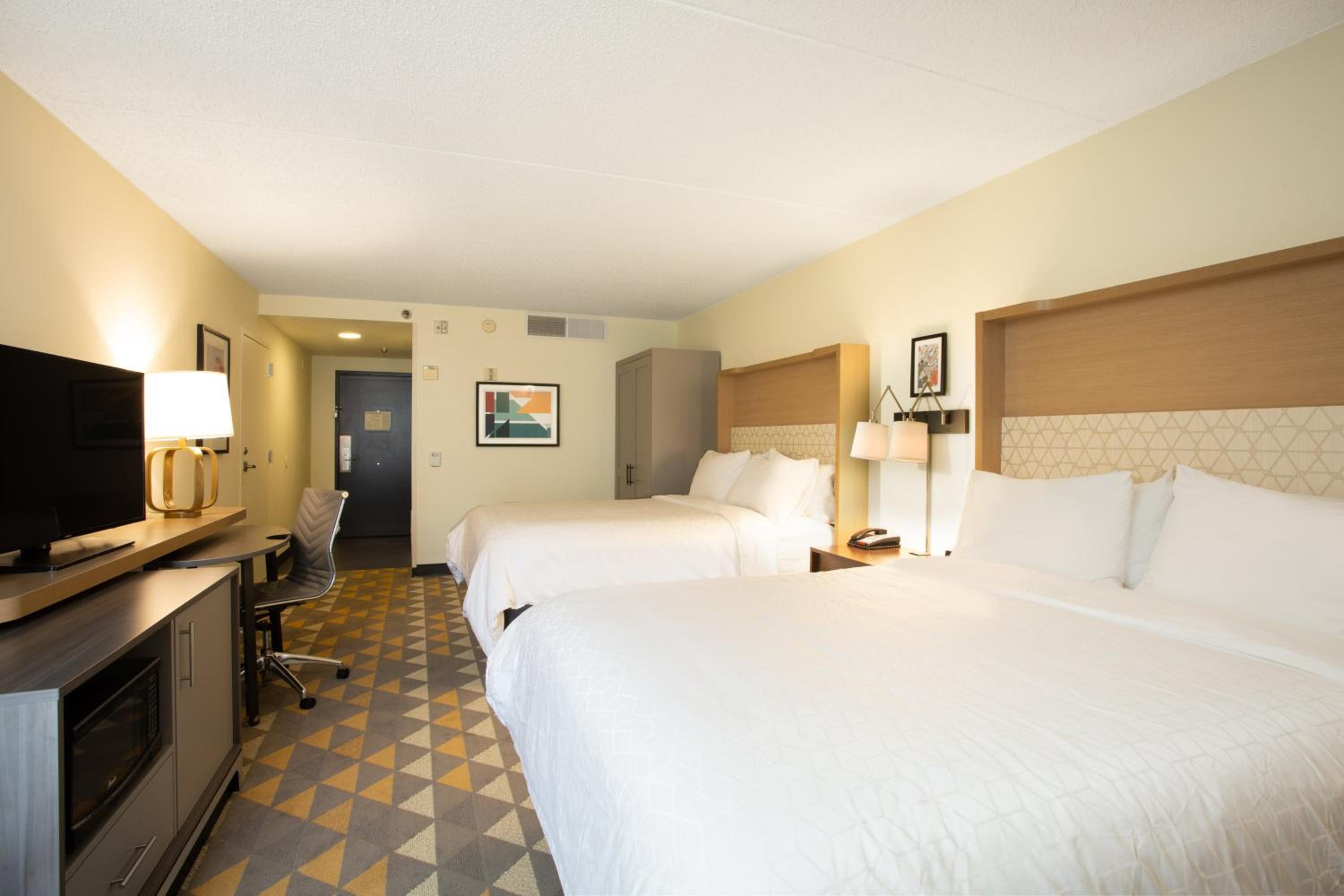 Queen Room with Two Queen Beds - Hearing Accessible/Non-Smoking - Photo 3