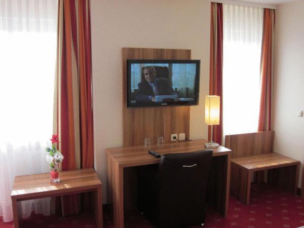 Double Room - Photo 6