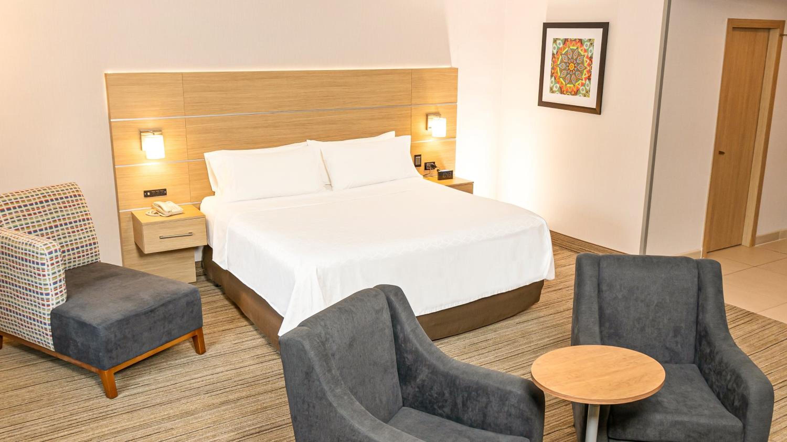 King Suite - Photo 3
